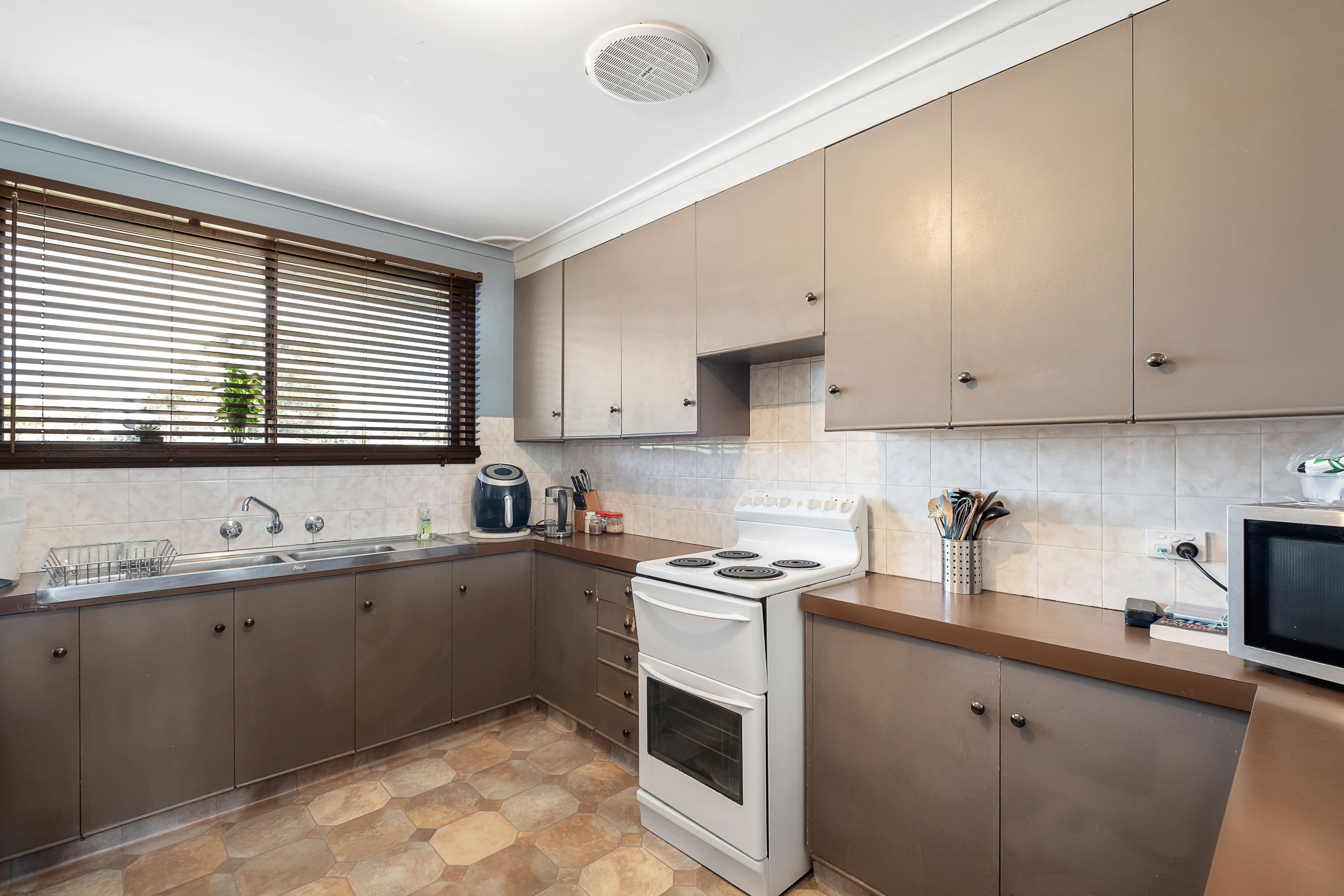 90 Wyong Road, Killarney Vale NSW 2261, Killarney Vale - Thumbnail 5