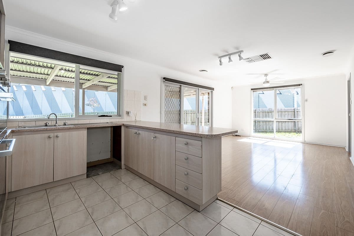 16 Tamworth Court, Cranbourne VIC 3977, Cranbourne - Thumbnail 5