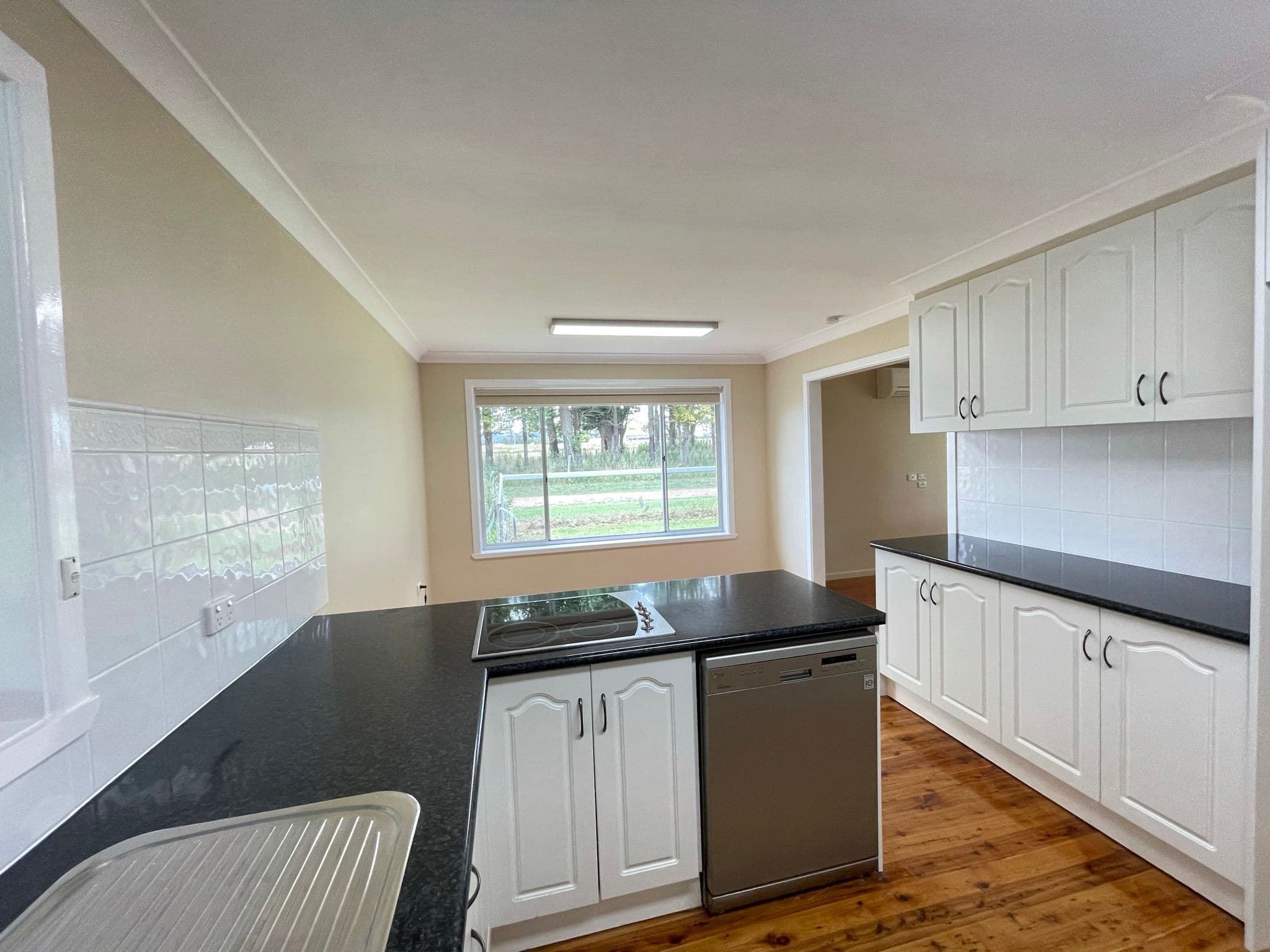 9272 New England Highway, Stonehenge NSW 2370, Stonehenge - Thumbnail 6