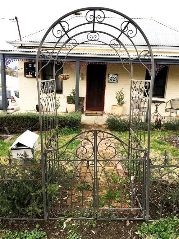 42 Carey Street, Tumut - Thumbnail 3