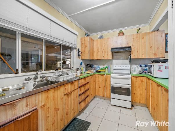 27 Gomer Street, Booval QLD 4304, Booval - Thumbnail 3