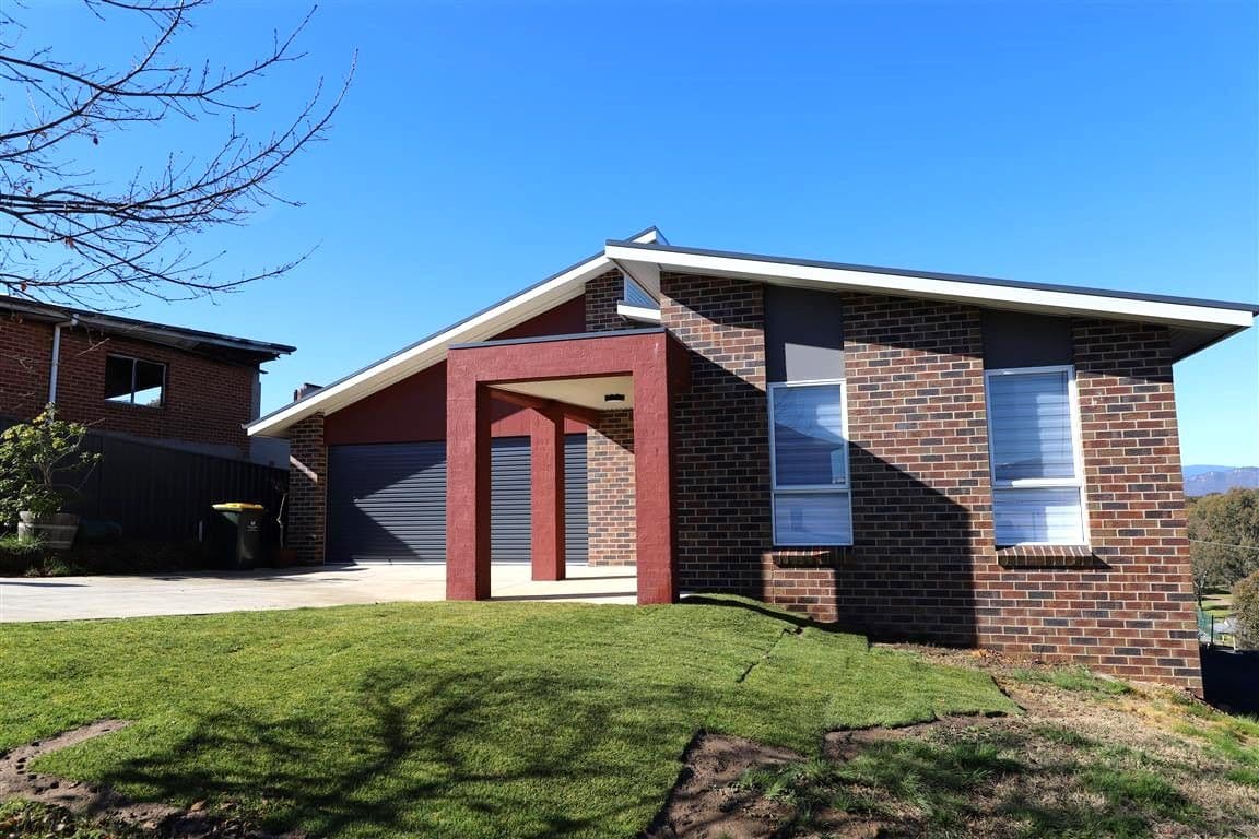 10 Lindbeck Avenue, Tumut NSW 2720, Tumut - Image 1