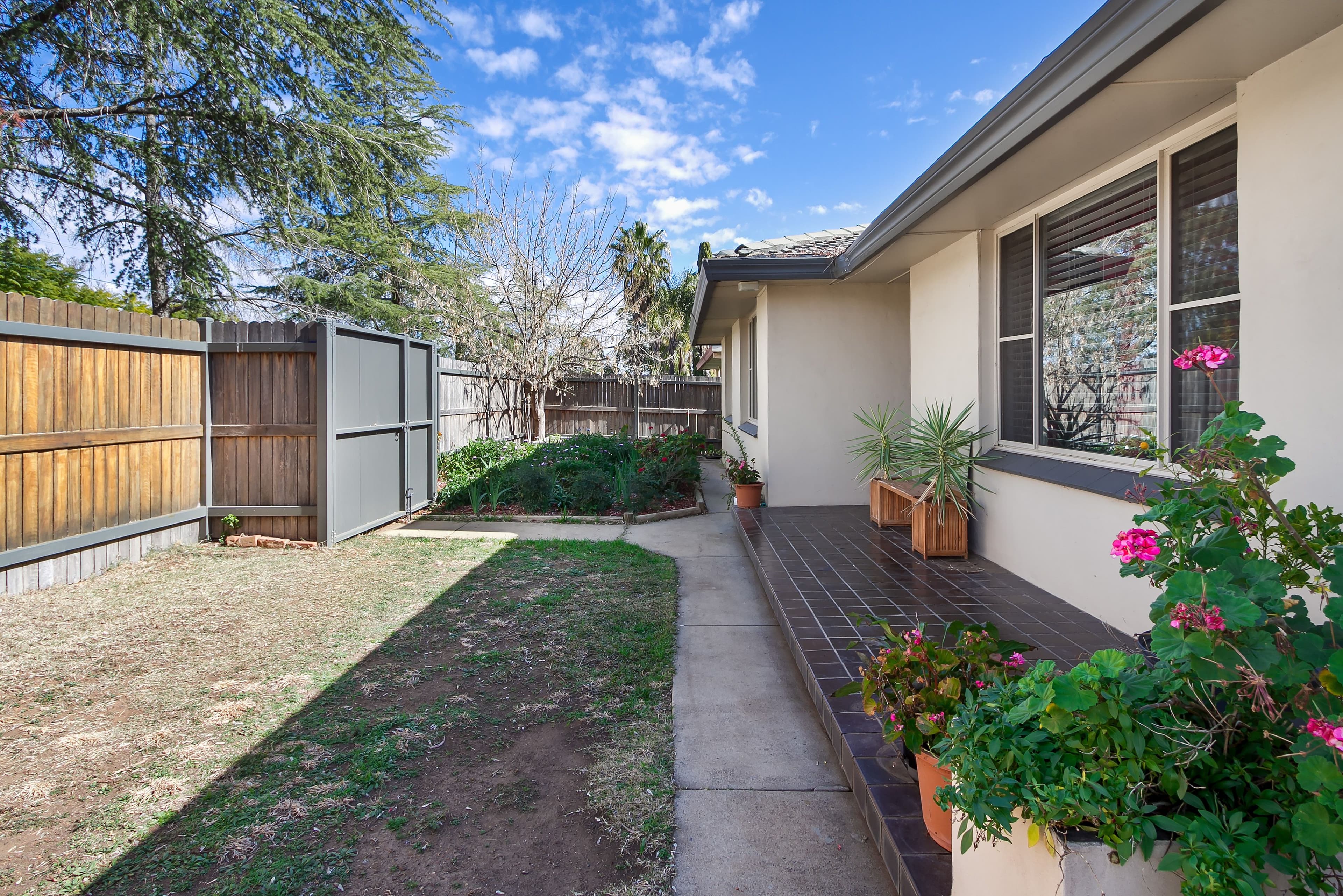 64 Arinya Street, Tamworth NSW 2340, Tamworth - Thumbnail 2