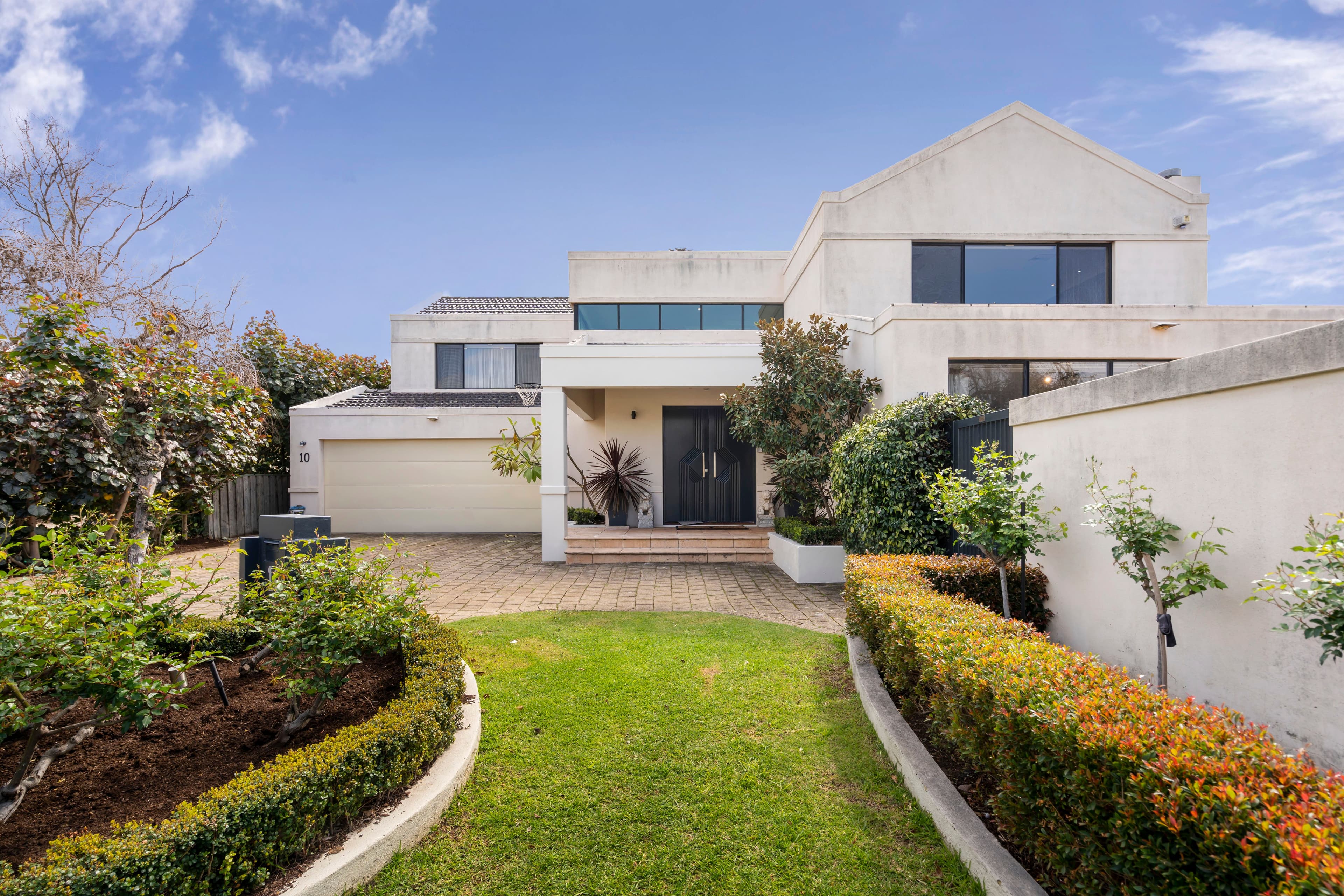10 Hynes Road, Dalkeith WA 6009, Dalkeith - Image 1