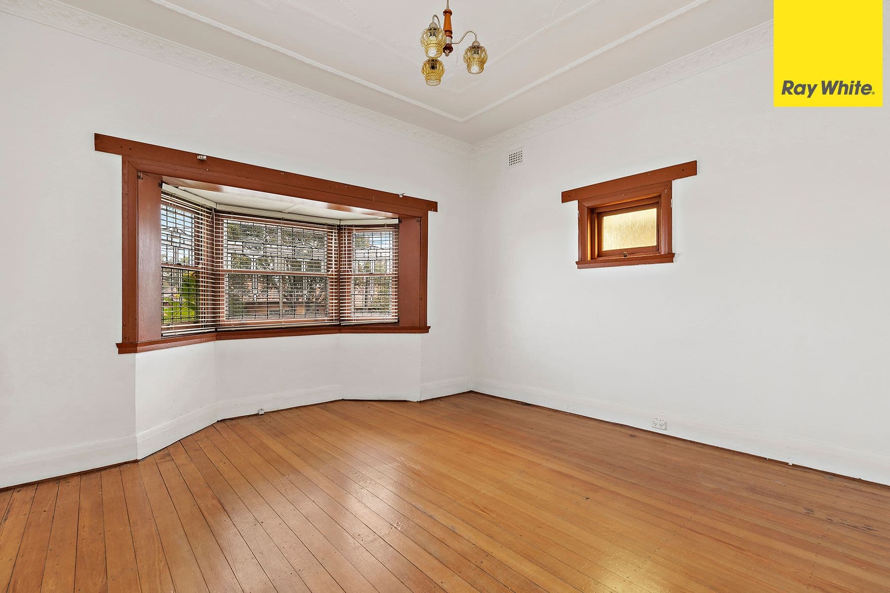 5 Warren Parade, Punchbowl - Thumbnail 3