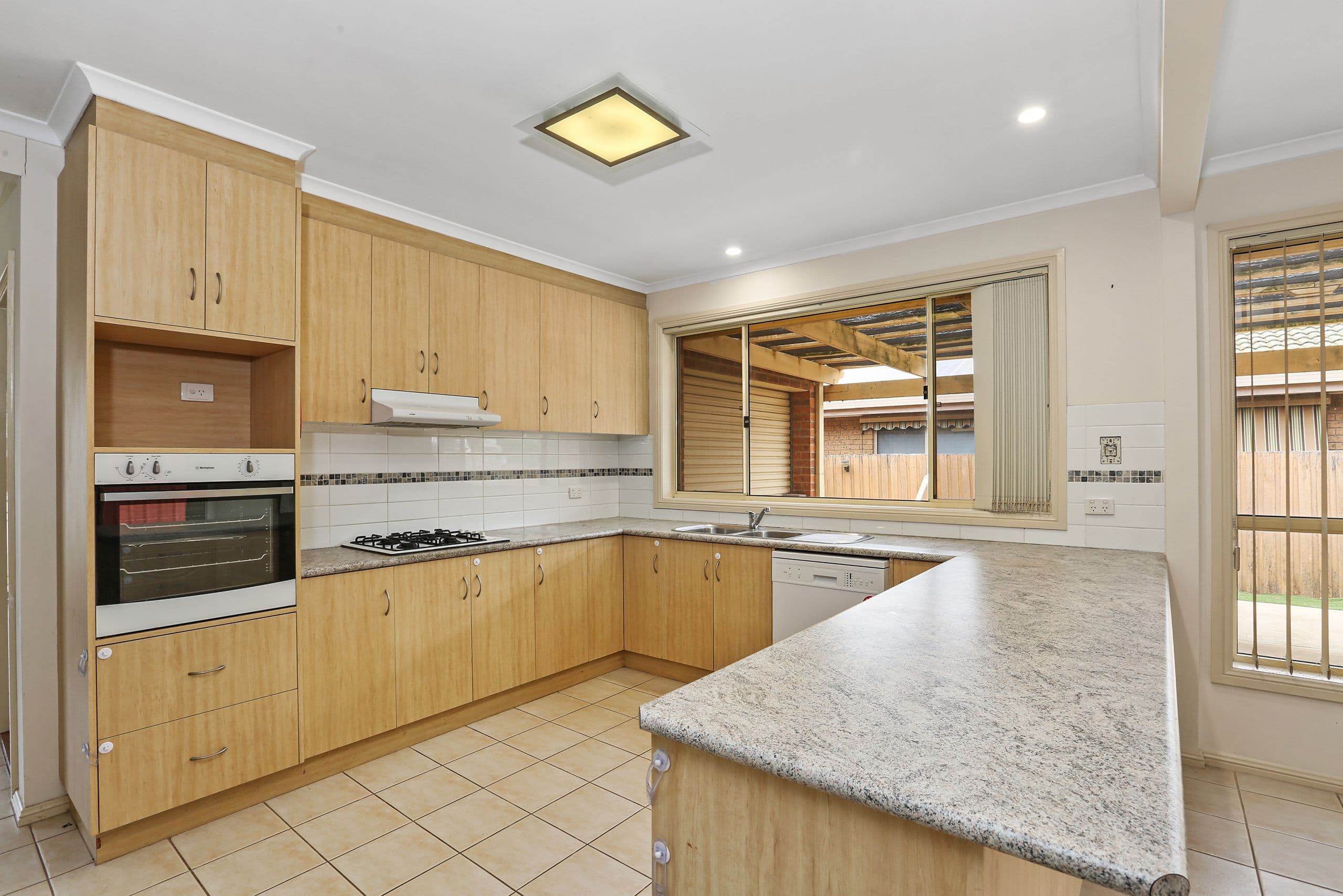 7 Amanda Avenue, Corio VIC 3214, Corio - Thumbnail 2