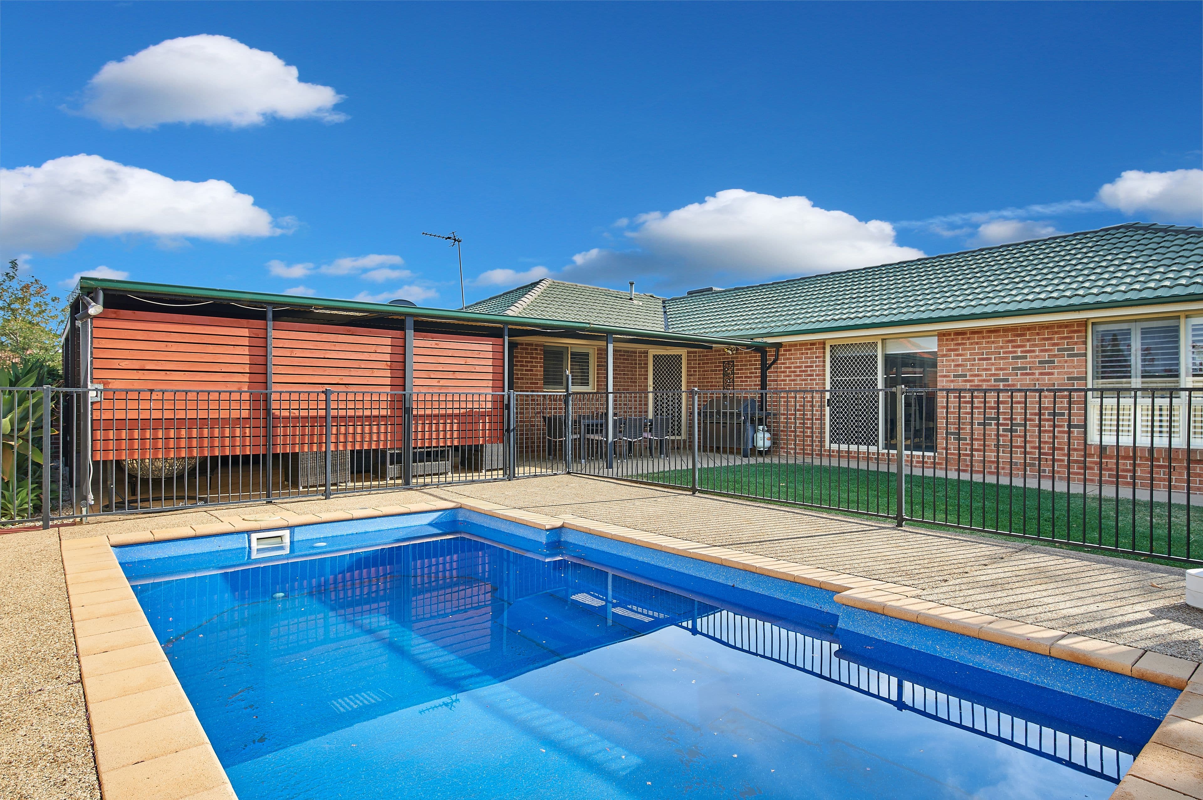 11 Kaldari Crescent, Glenfield Park - Thumbnail 3