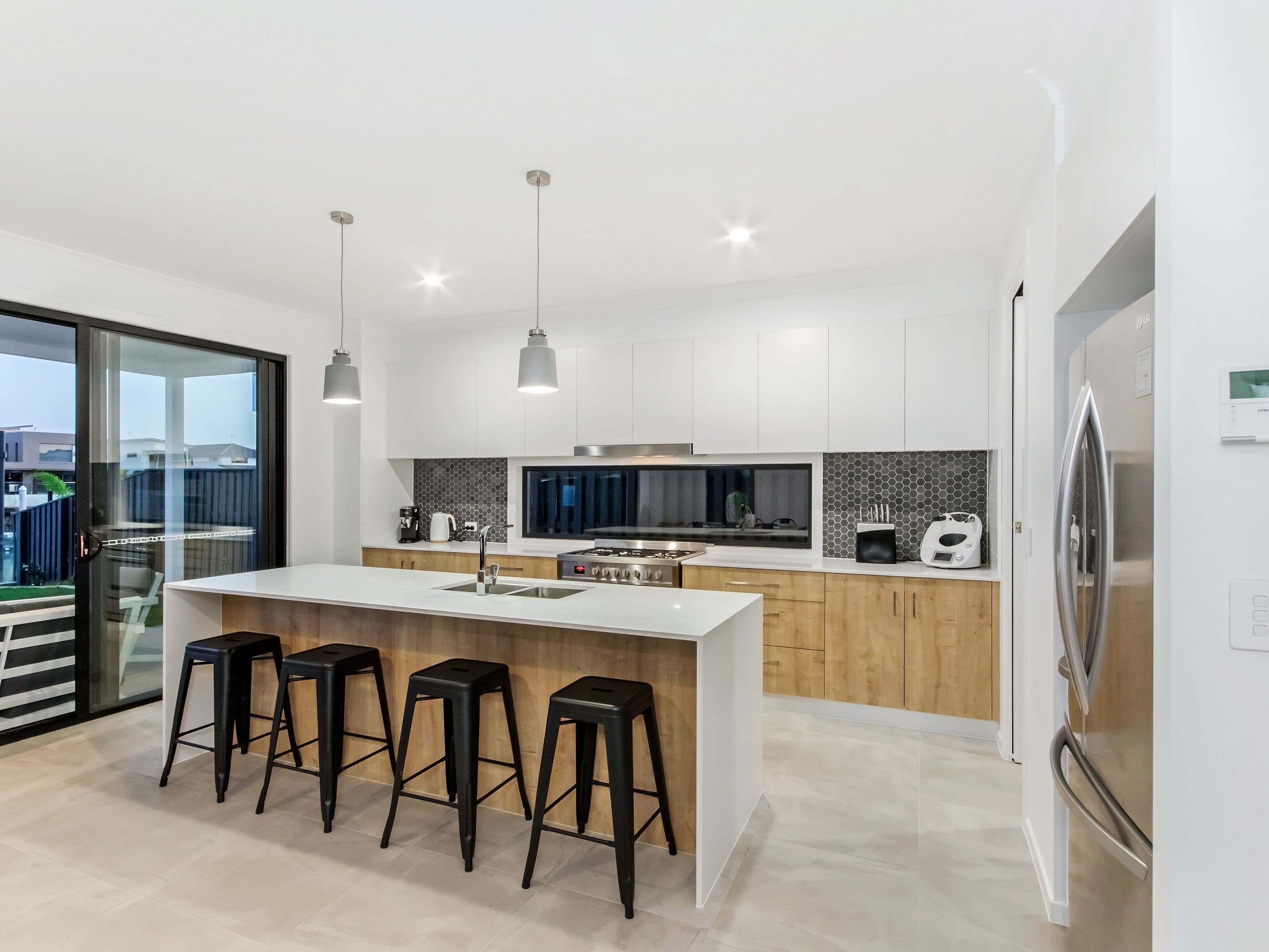 16 Santa Monica Boulevard, Hope Island QLD 4212, Hope Island - Thumbnail 5