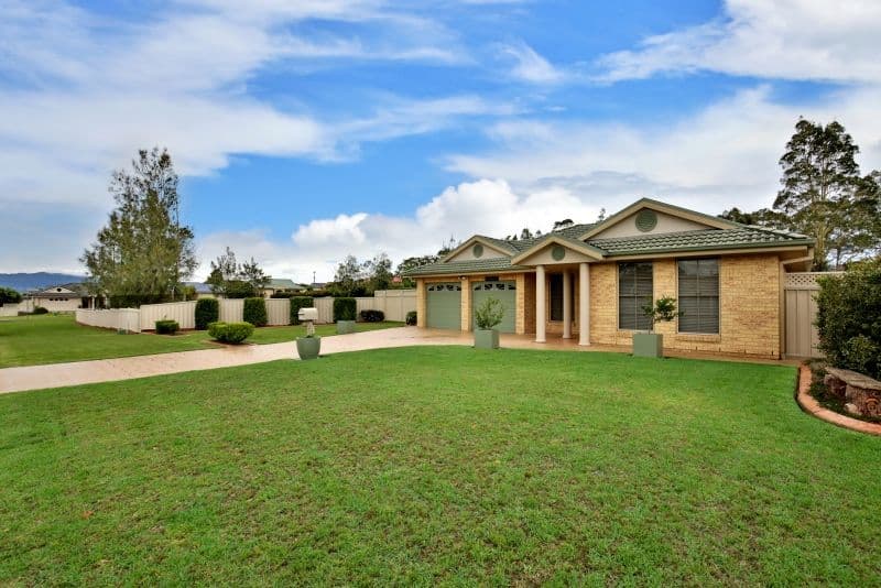 10 Burradoo Crescent, Nowra - Image 1