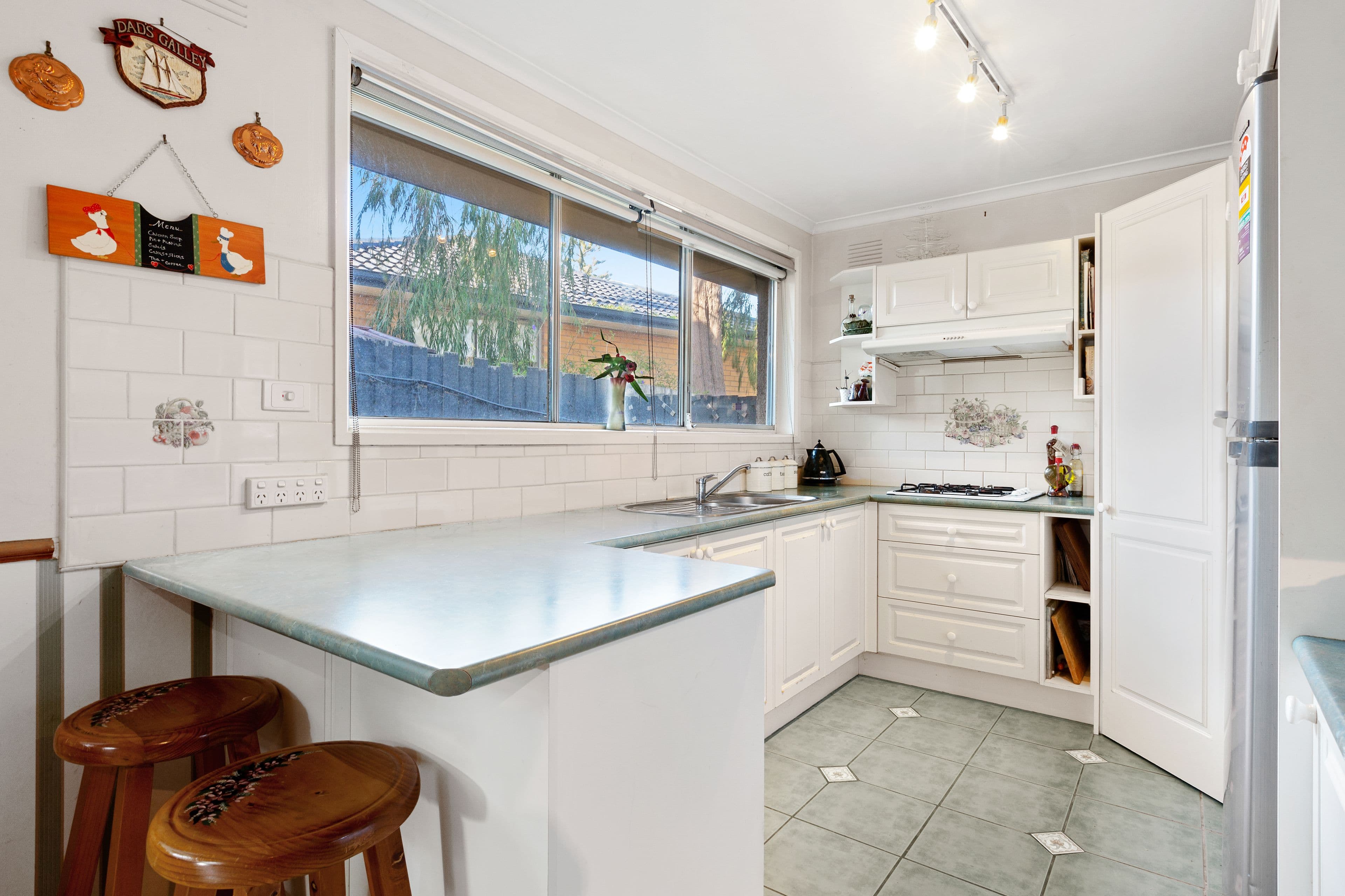 35 Gretana Crescent, Frankston VIC 3199, Frankston - Thumbnail 2