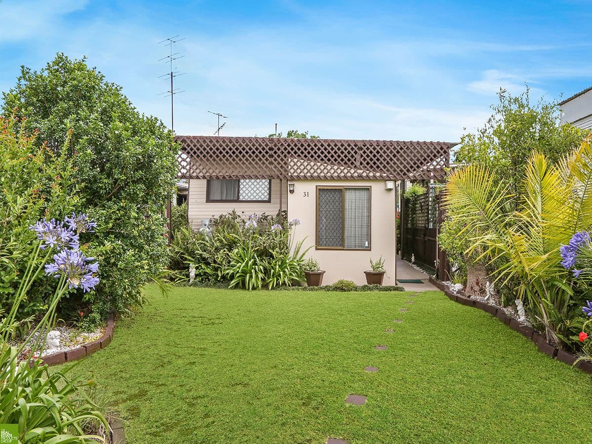 4 Woodrow Place, Figtree Gardens Caravan Park, Figtree NSW 2525, Figtree - Image 1