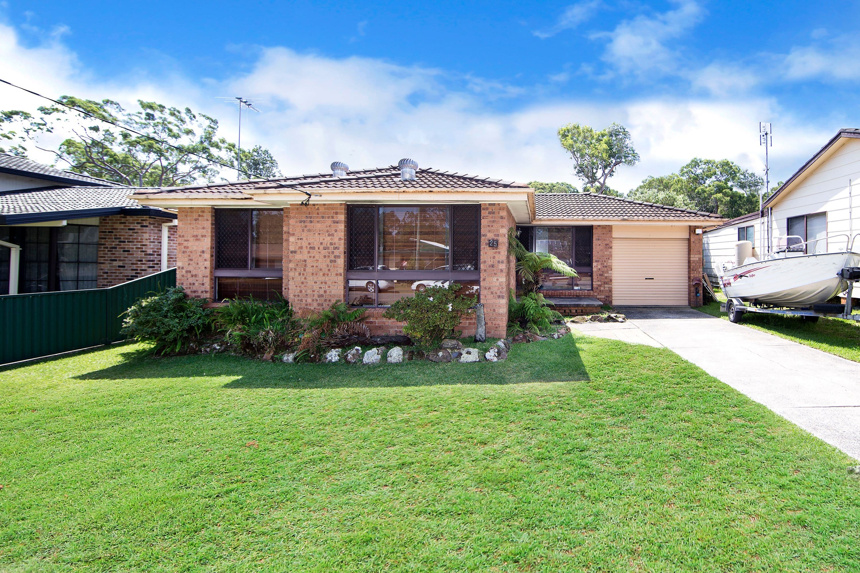 25 Elouera Avenue, Buff Point - Image 1