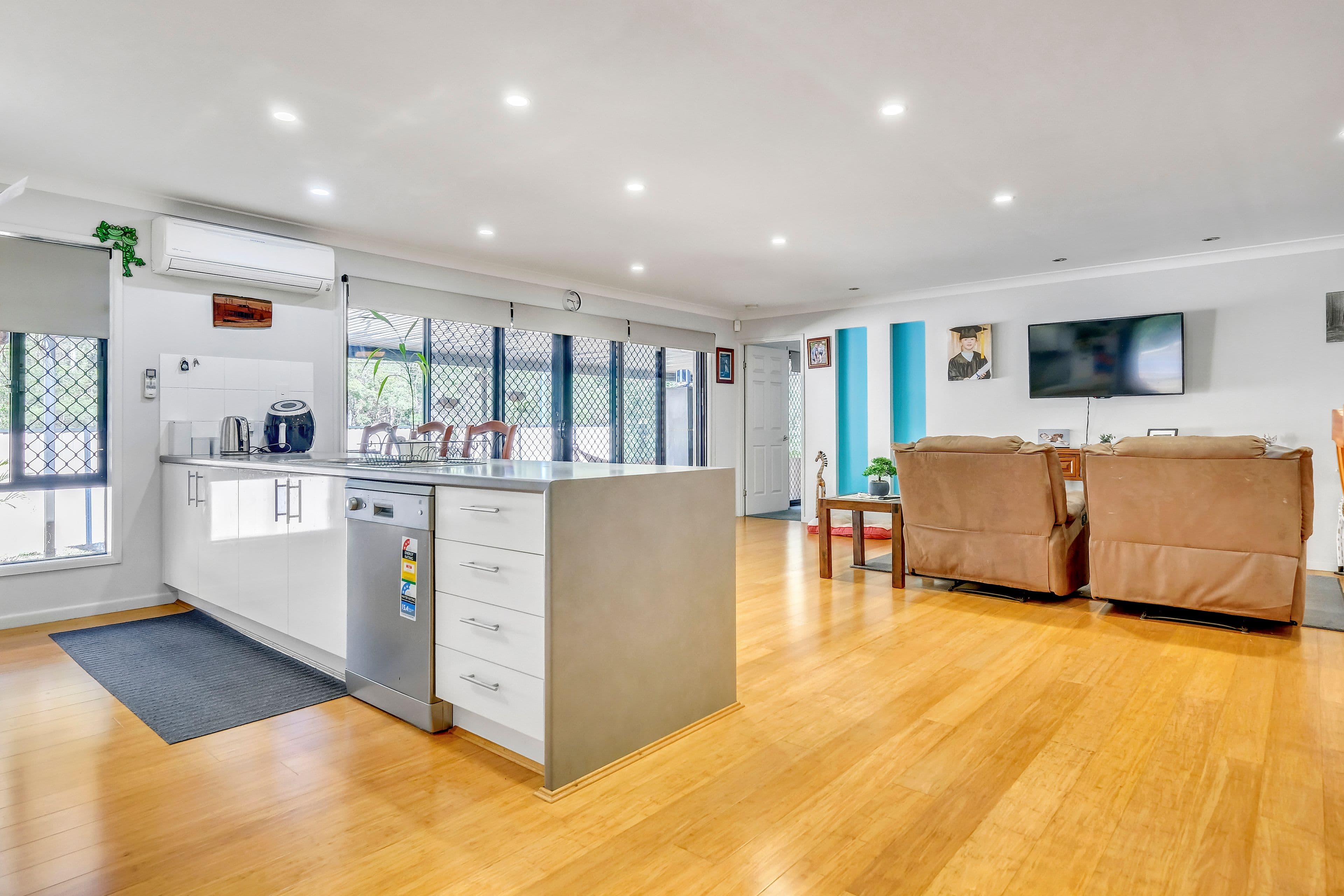 2 Sandoy Court, Bellbird Park QLD 4300, Bellbird Park - Thumbnail 4