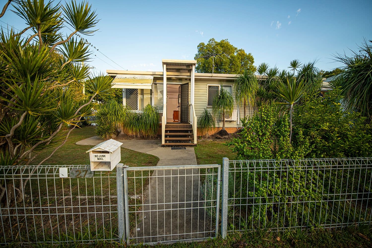 27 Hawthorne Street, Woody Point QLD 4019, Woody Point - Thumbnail 2