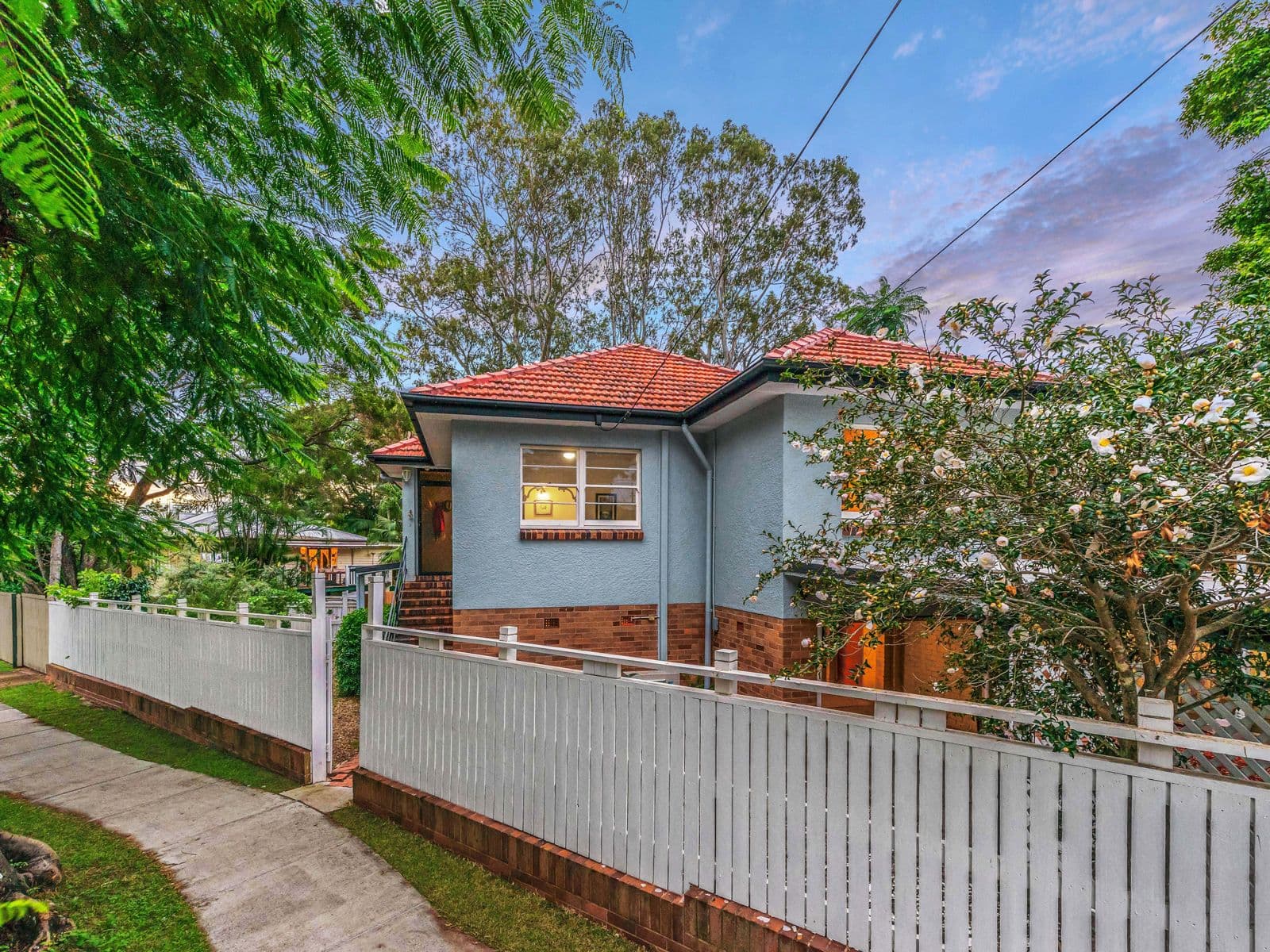 2 Kanumbra Street, Coorparoo QLD 4151, Coorparoo - Image 1