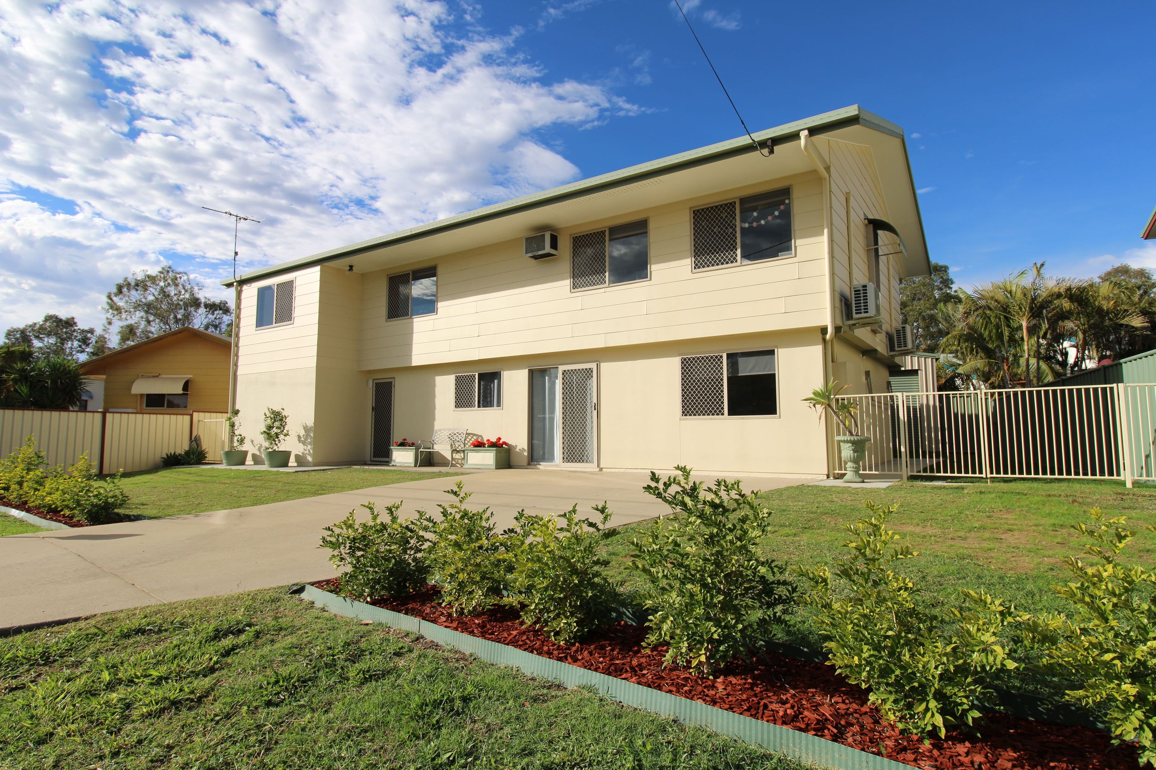 8 Egan, Emerald QLD 4720, Emerald - Image 1