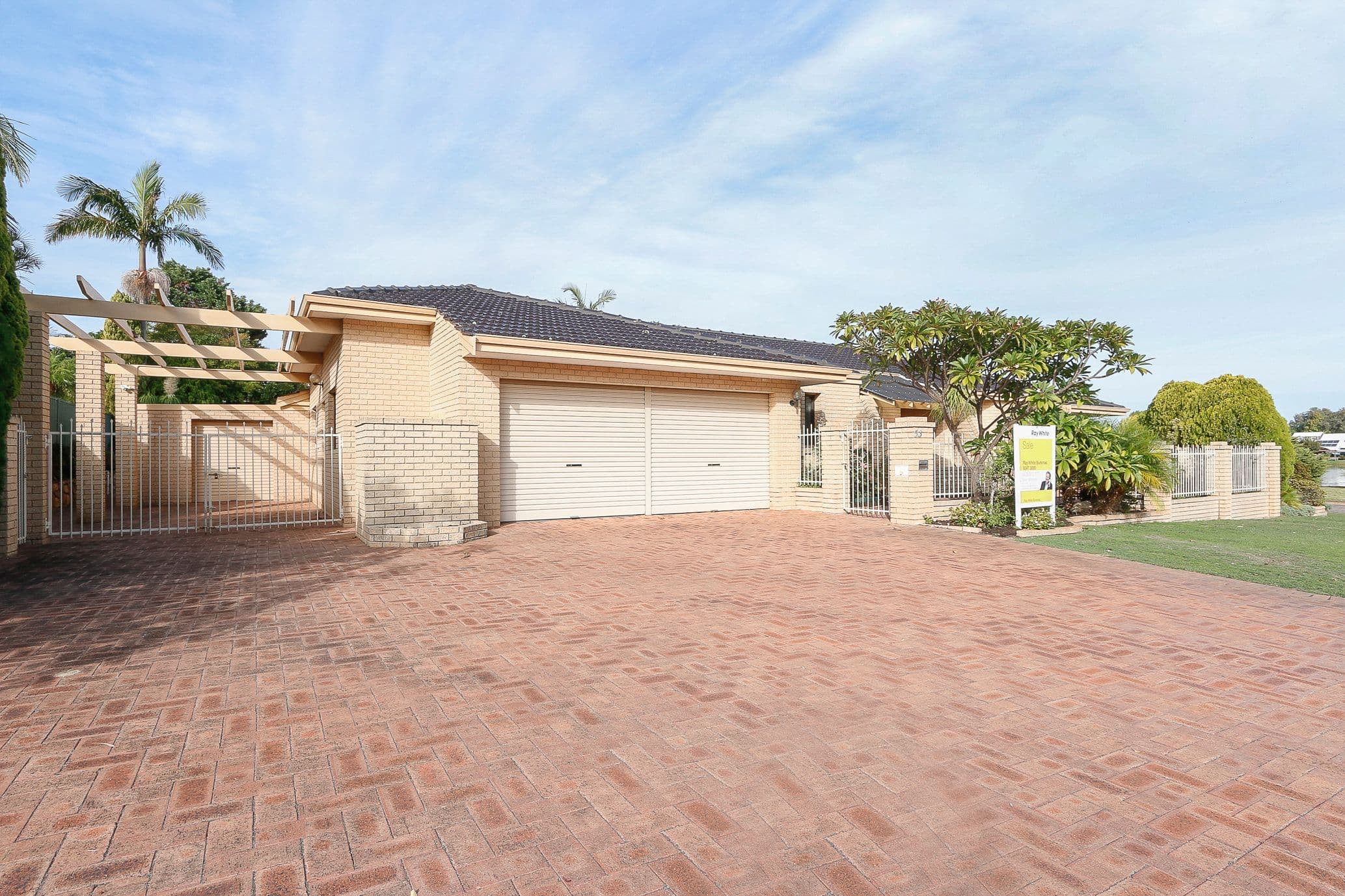 53 Lakeshore Close, Ballajura WA 6066, Ballajura - Thumbnail 2