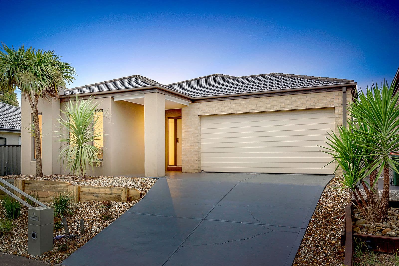 18 Bridgehaven Drive, Craigieburn VIC 3064, Craigieburn - Image 1