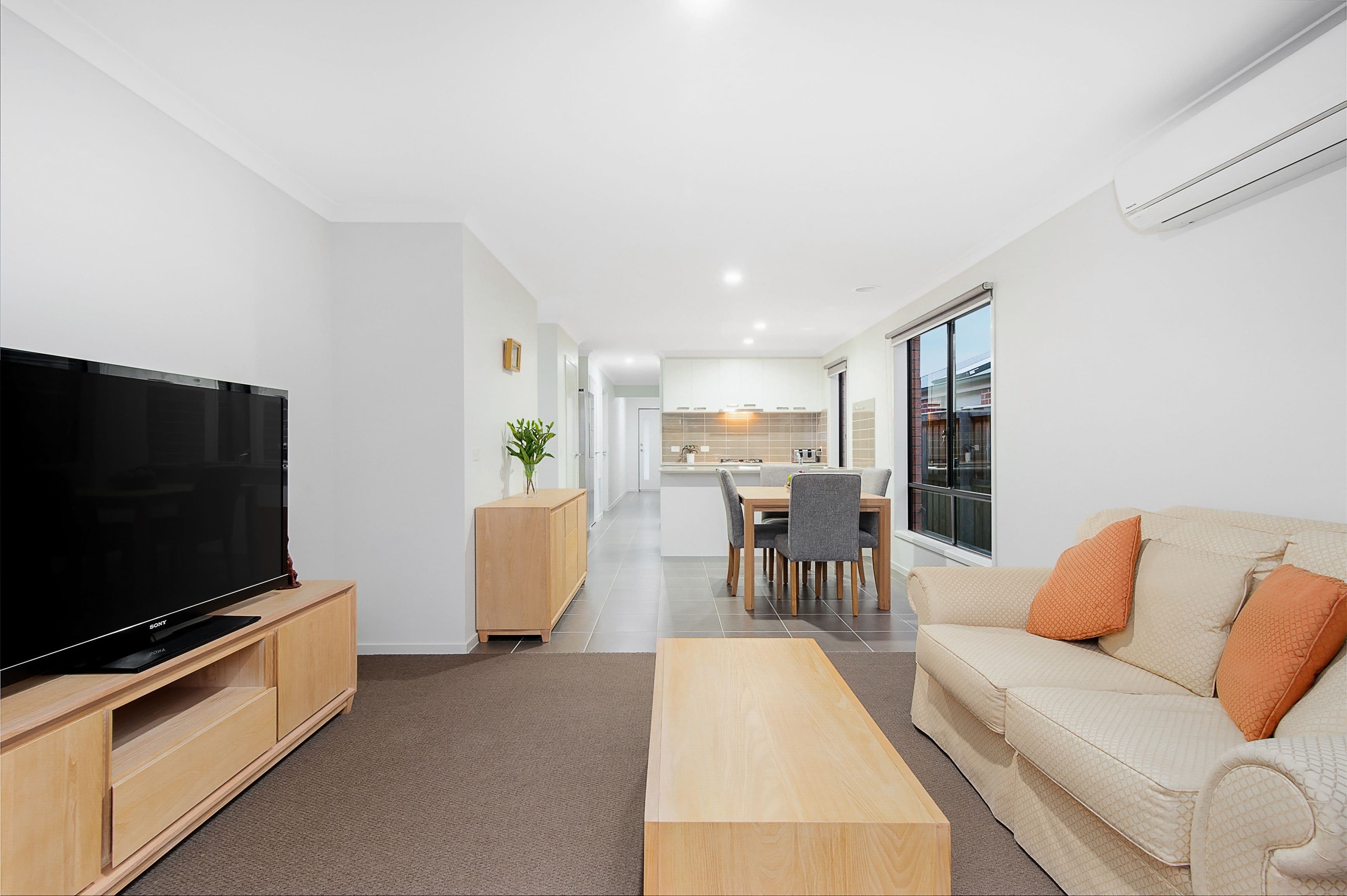 8 Armidale Drive, Pakenham VIC 3810, Pakenham - Thumbnail 7