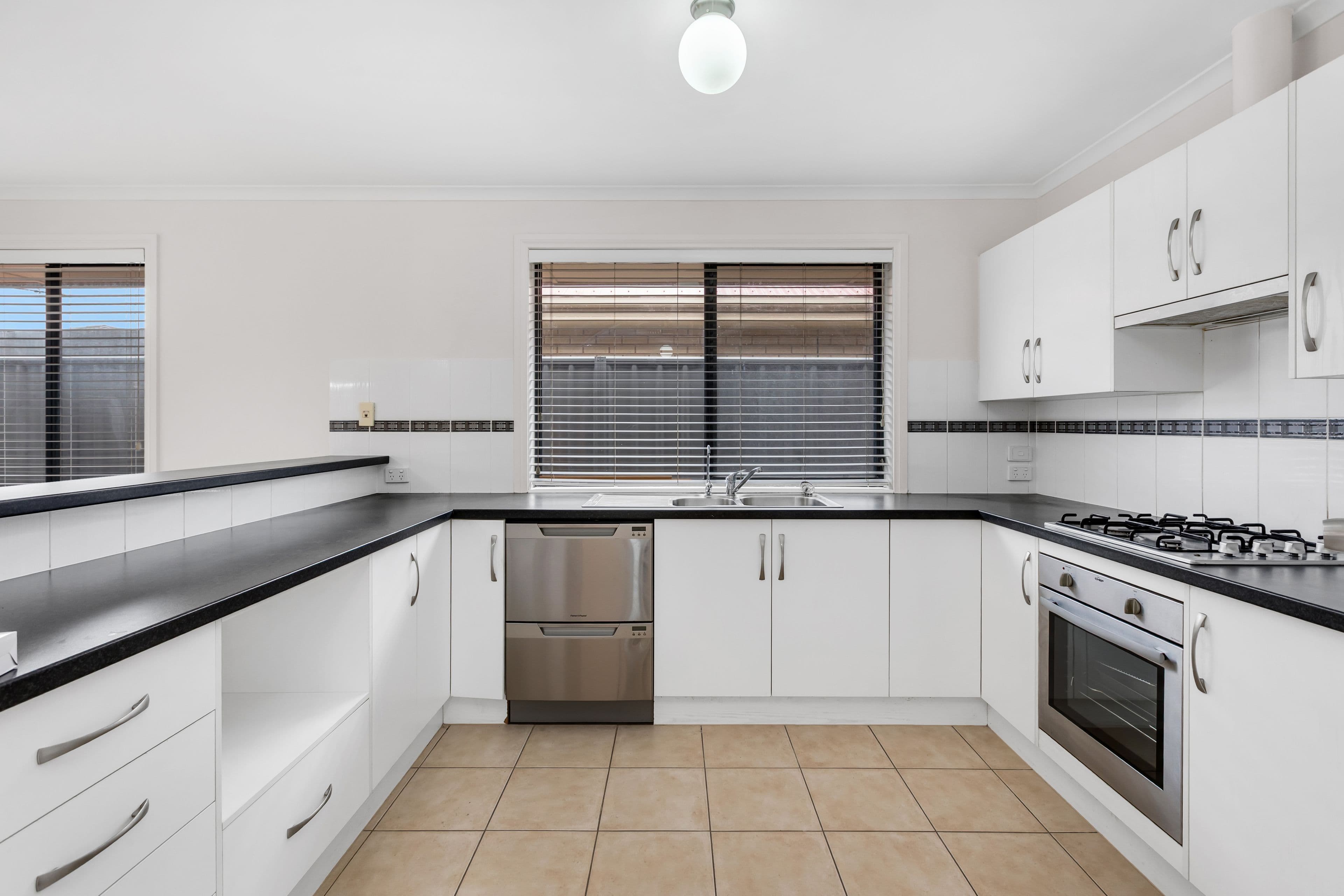 23 Coonawarra Avenue, Andrews Farm SA 5114, Andrews Farm - Thumbnail 8