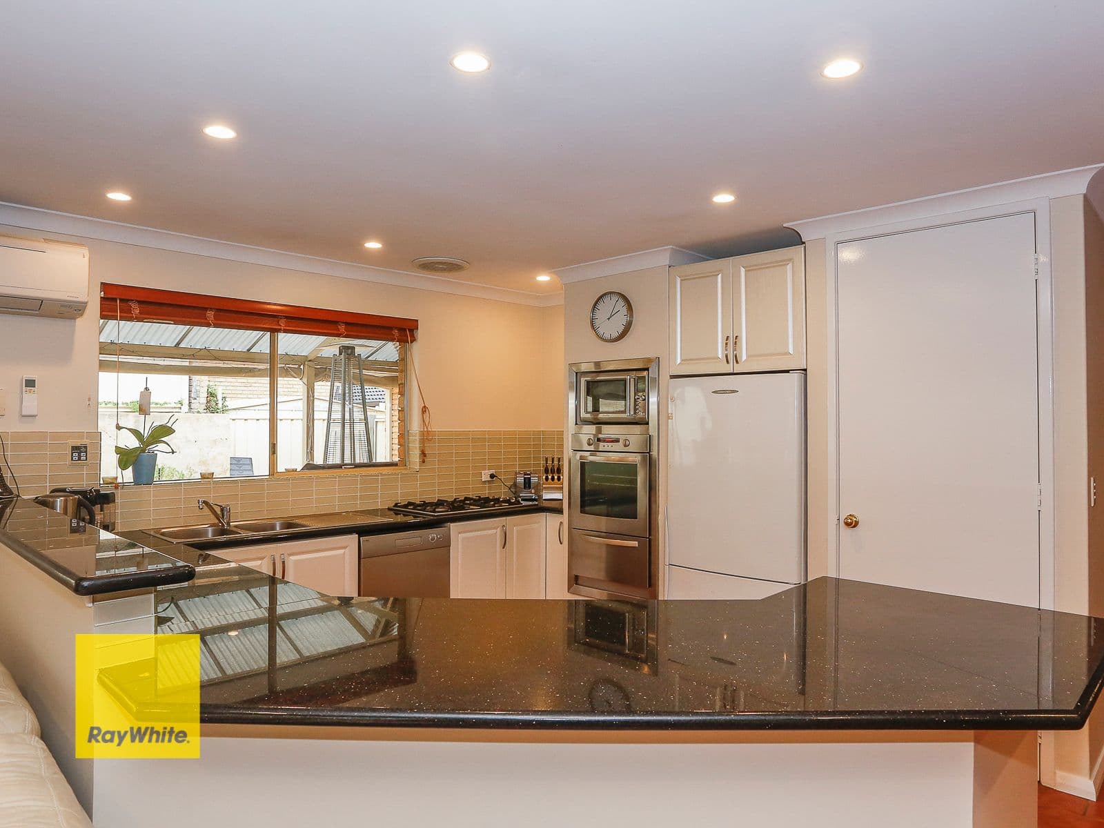 44 Harman Road, Sorrento WA 6020, Sorrento - Thumbnail 4