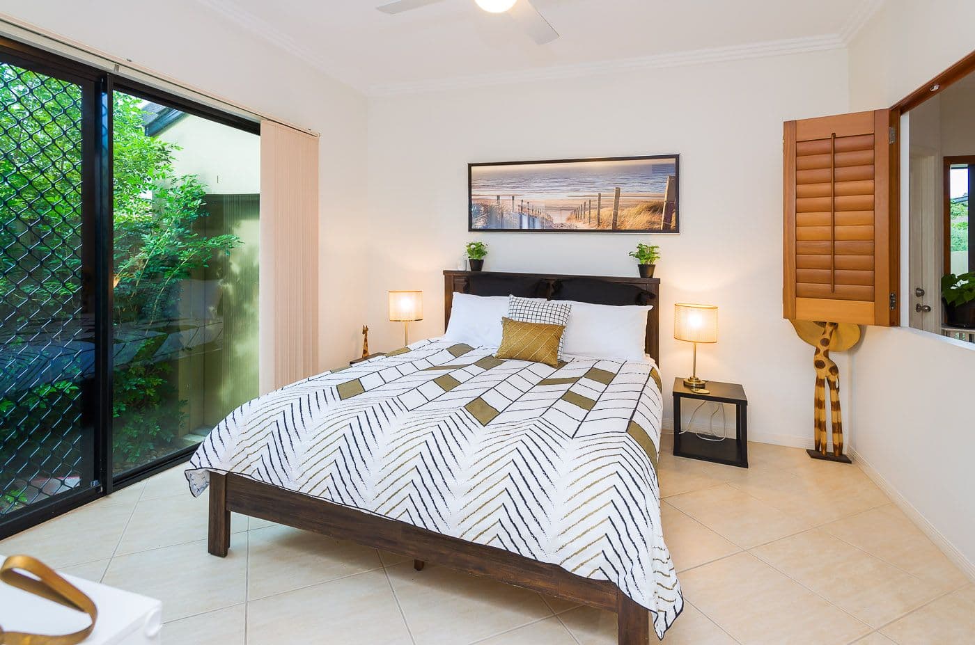 27 Donald Avenue, Paradise Point QLD 4216, Paradise Point - Thumbnail 7