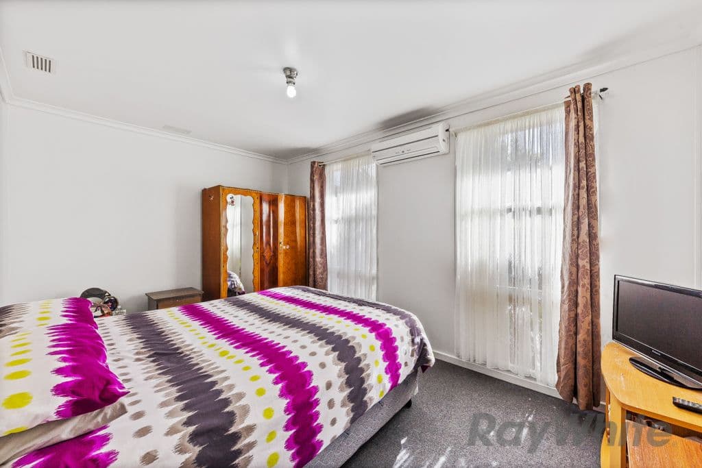 24 Valentine Crescent, Sunshine West VIC 3020, Sunshine West - Thumbnail 6