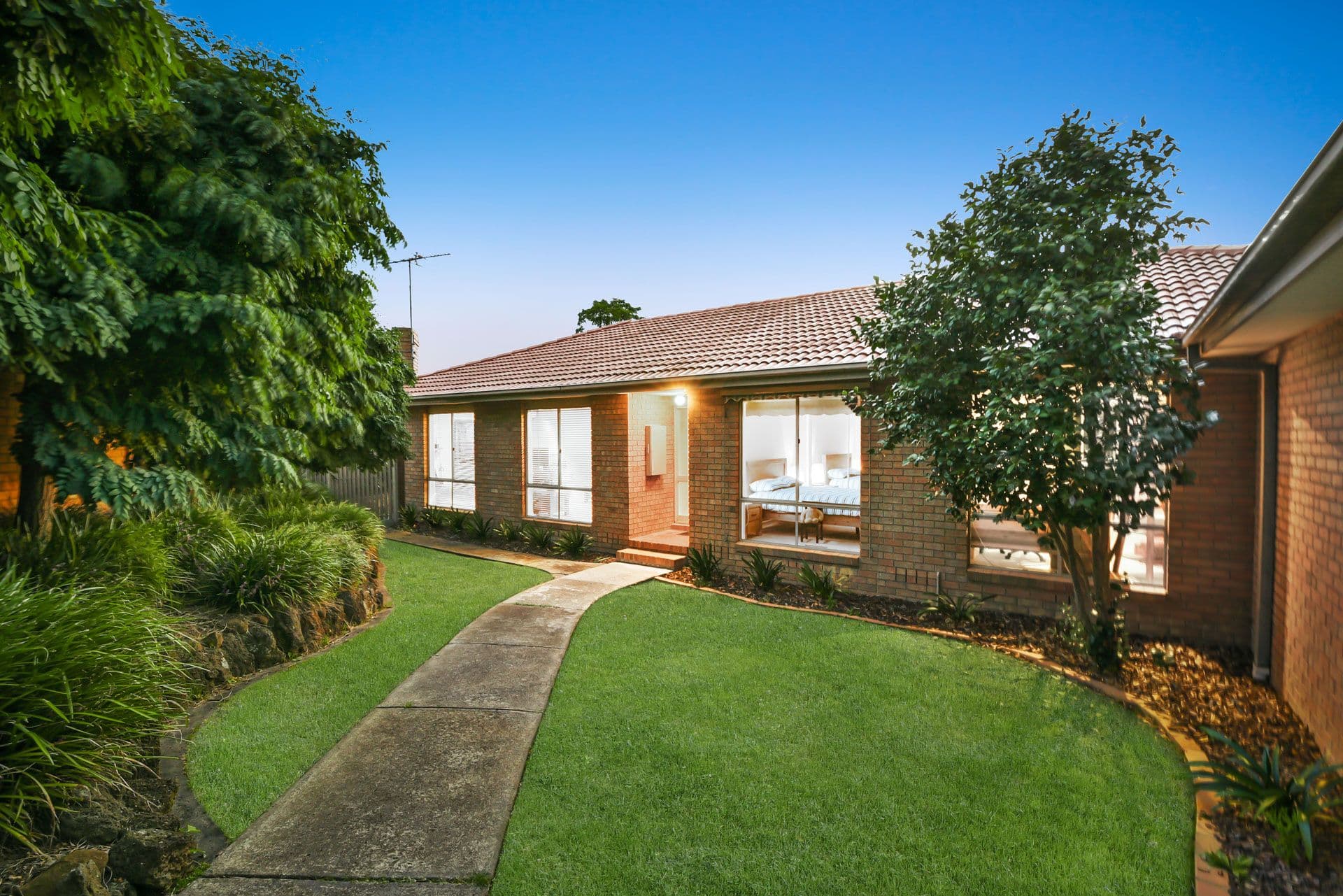 10 Ashford Court, Berwick VIC 3806, Berwick - Thumbnail 2