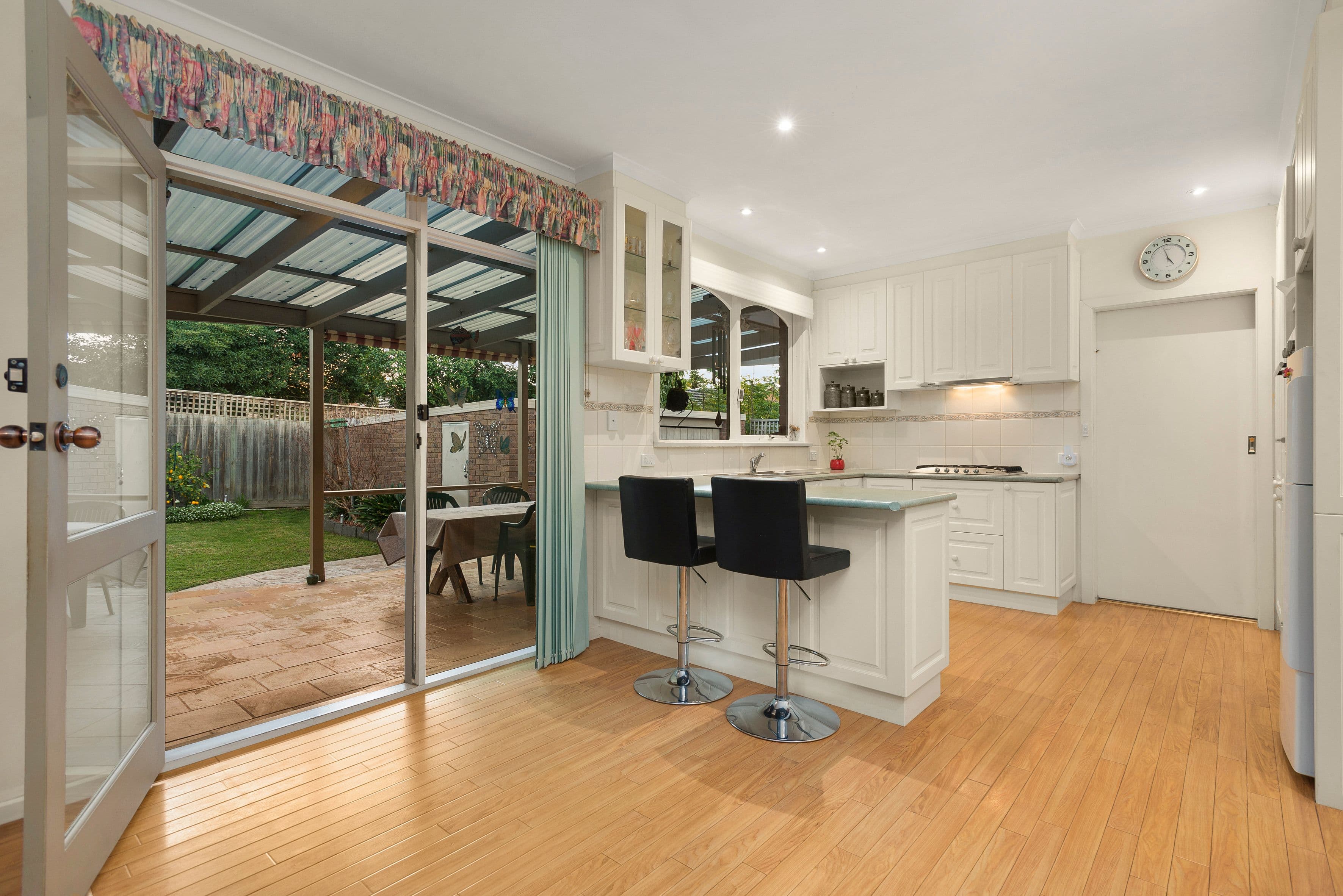 9 Roswell Street, Glen Waverley VIC 3150, Glen Waverley - Thumbnail 2
