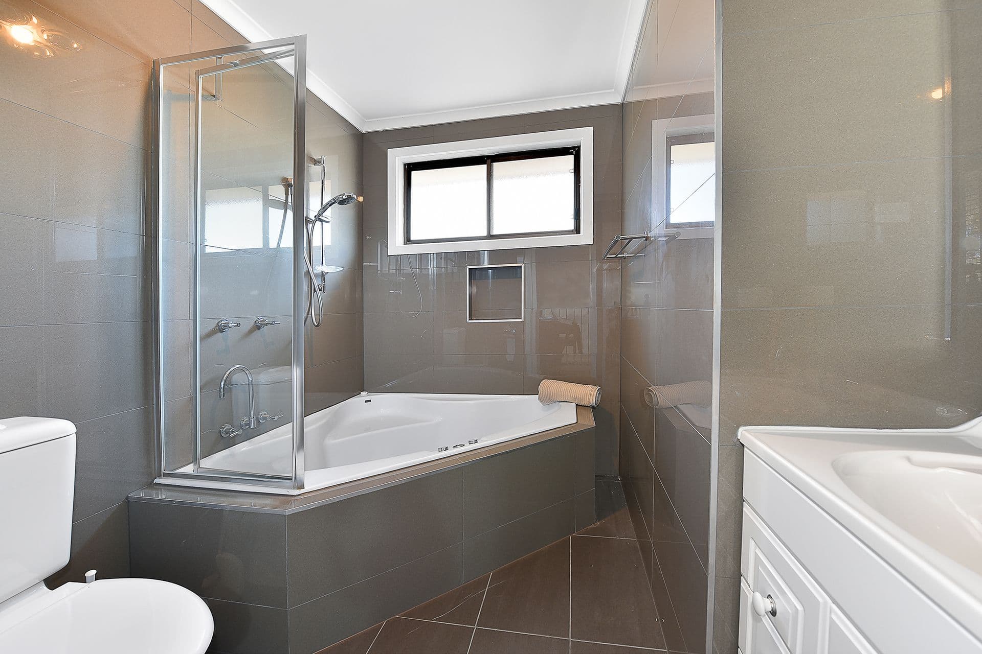 4 Cuthbert Road, Reservoir VIC 3073, Reservoir - Thumbnail 7