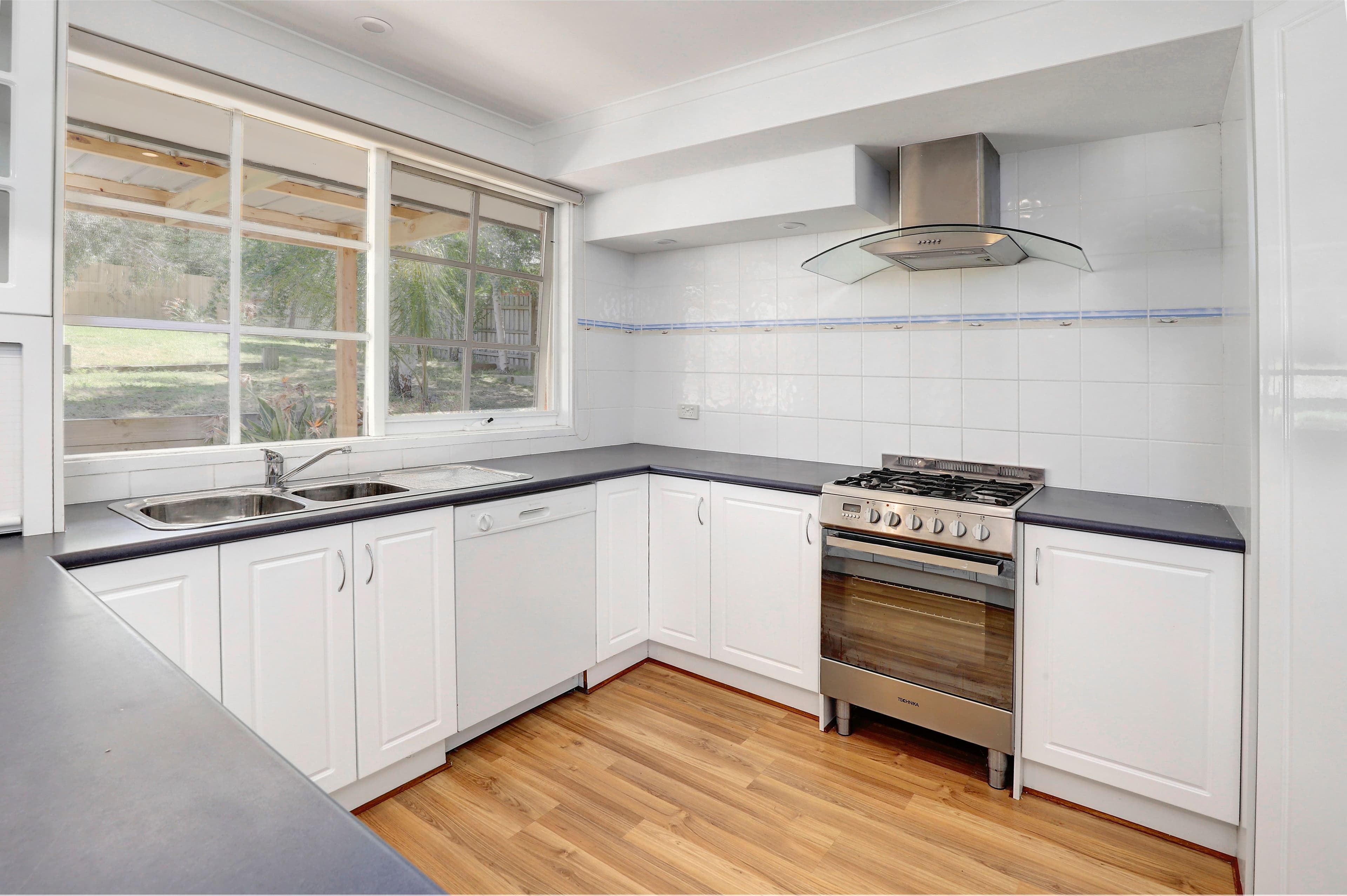 16 Warrain Avenue, Rosebud VIC 3939, Rosebud - Thumbnail 4