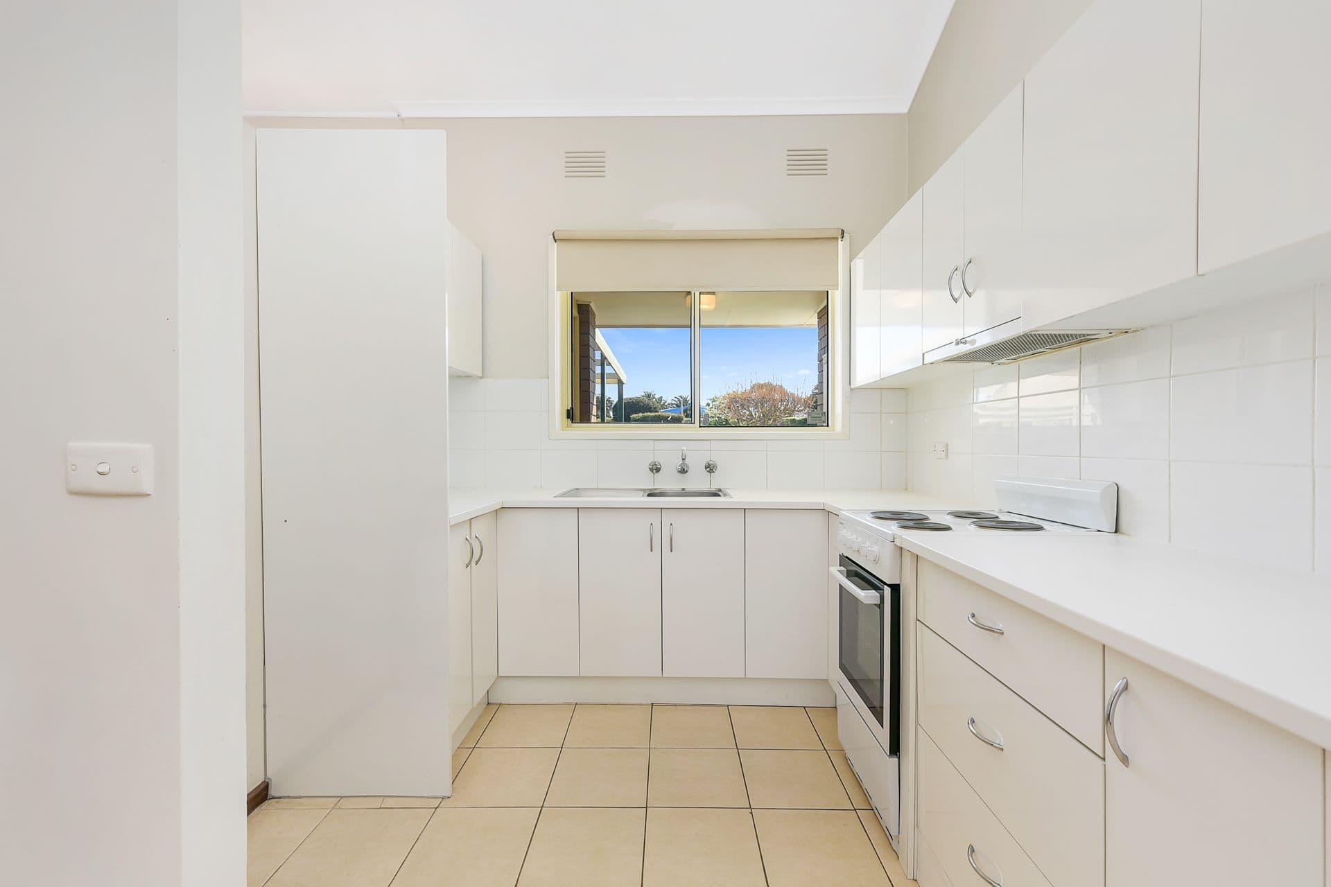 20 Roberta Street, Dandenong VIC 3175, Dandenong - Thumbnail 3