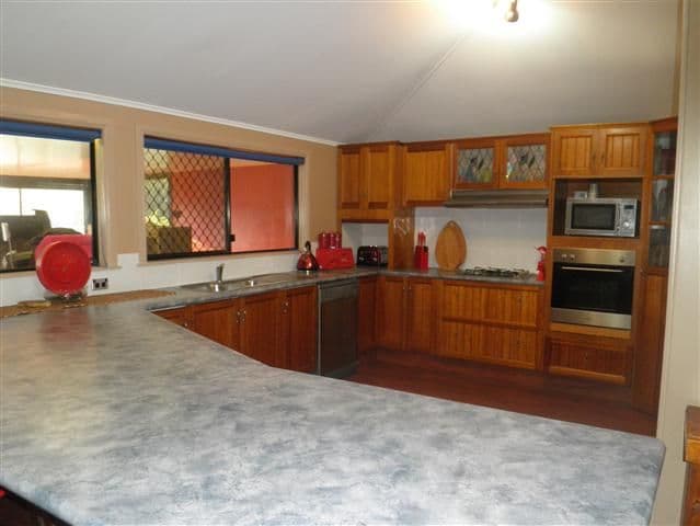 99 Arthur Street, ROMA QLD 4455, Roma - Thumbnail 2