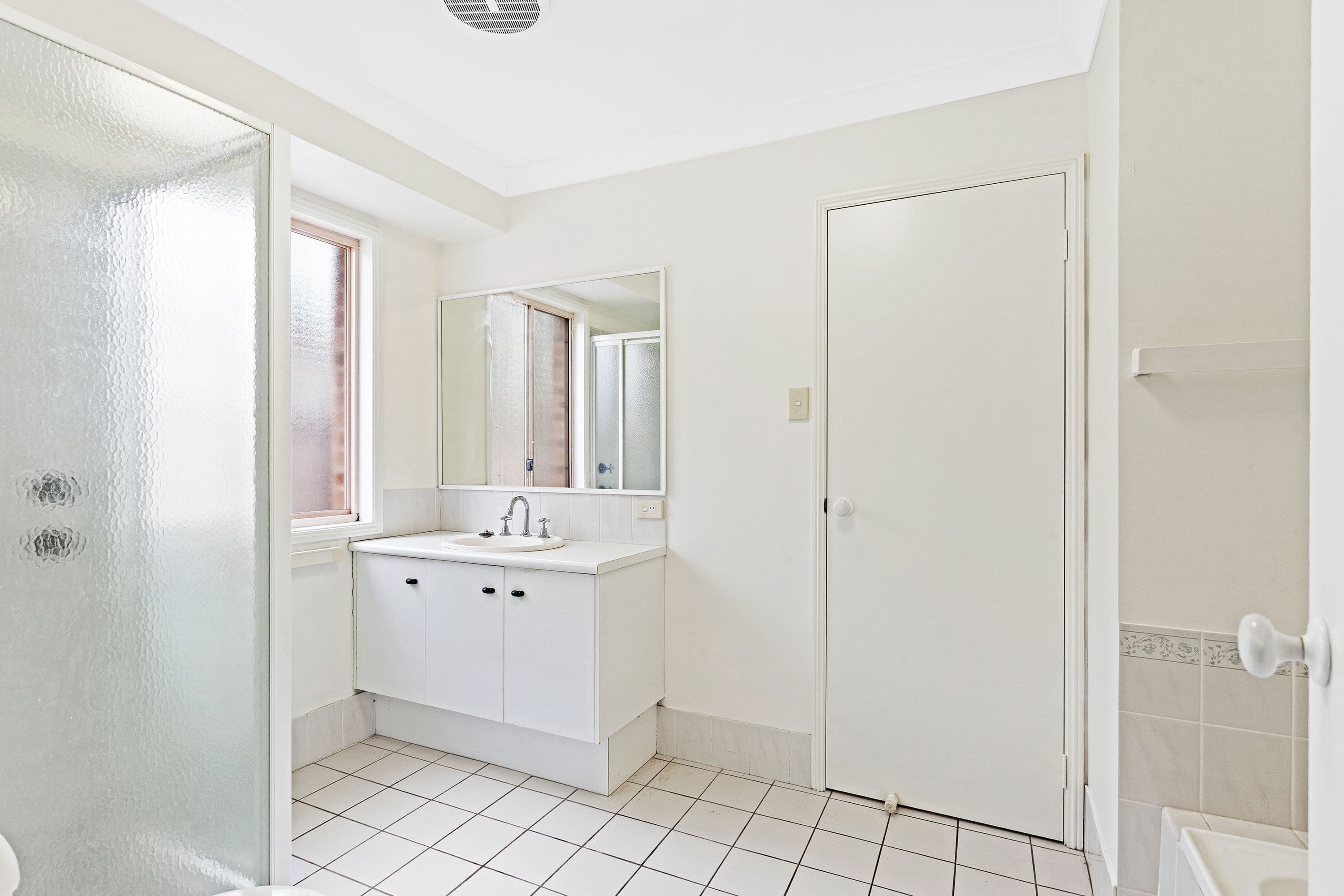 3 Burbank Drive, Tuggerah NSW 2259, Tuggerah - Thumbnail 5