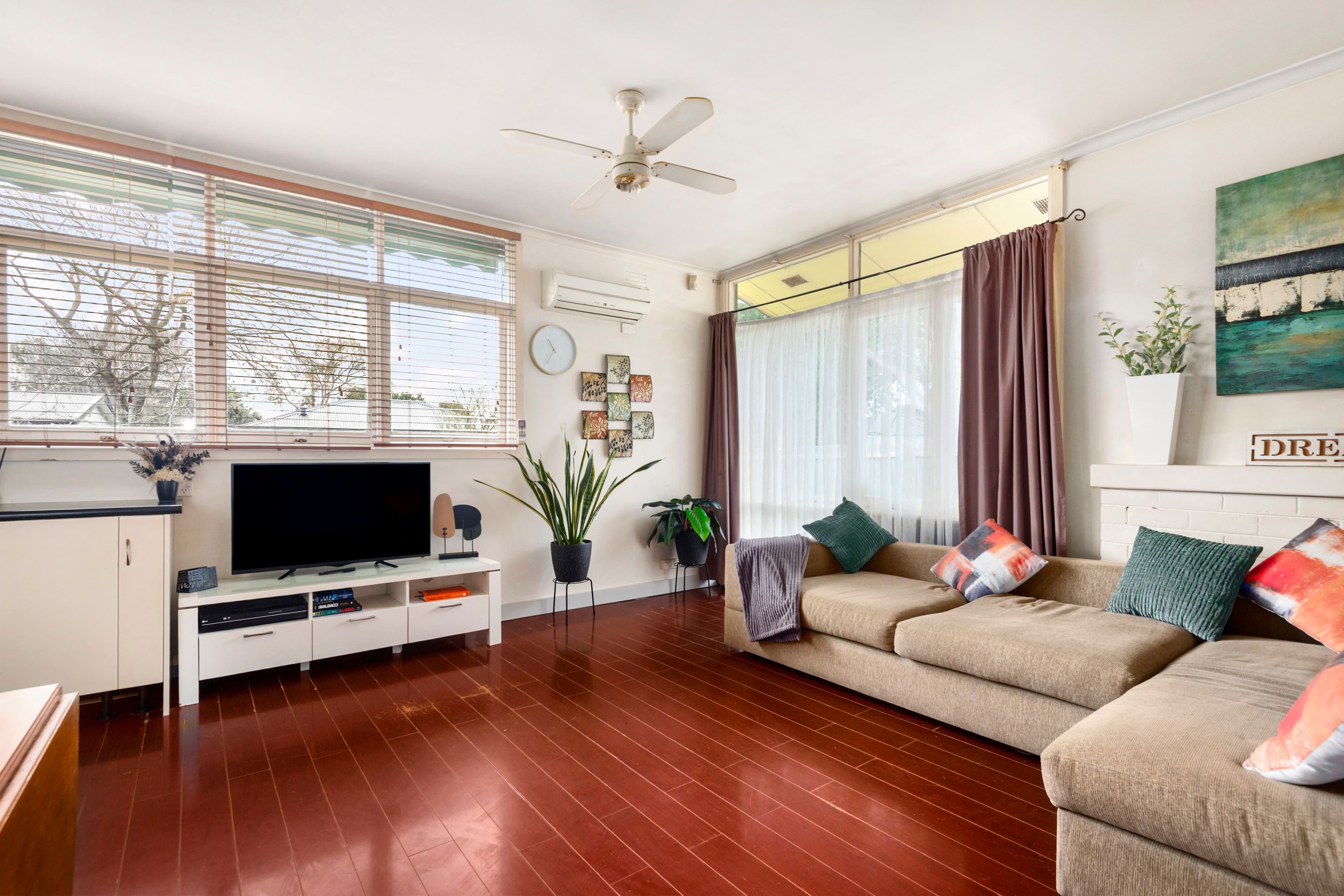 16 Neville Avenue, Seaford VIC 3198, Seaford - Thumbnail 2