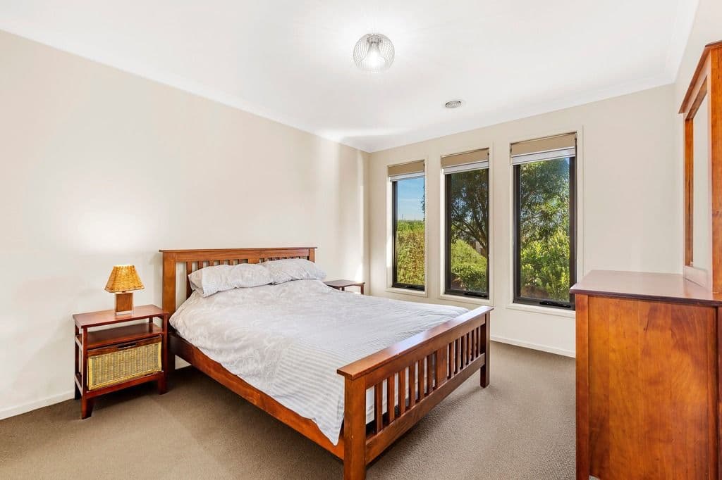 16 Kiora Avenue, Doreen VIC 3754, Doreen - Thumbnail 6