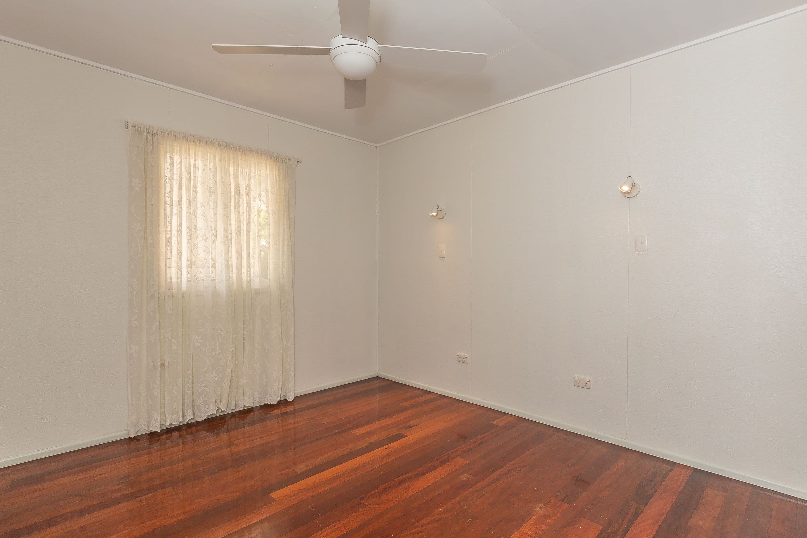 9 Hawthorne Street, Woody Point QLD 4019, Woody Point - Thumbnail 8