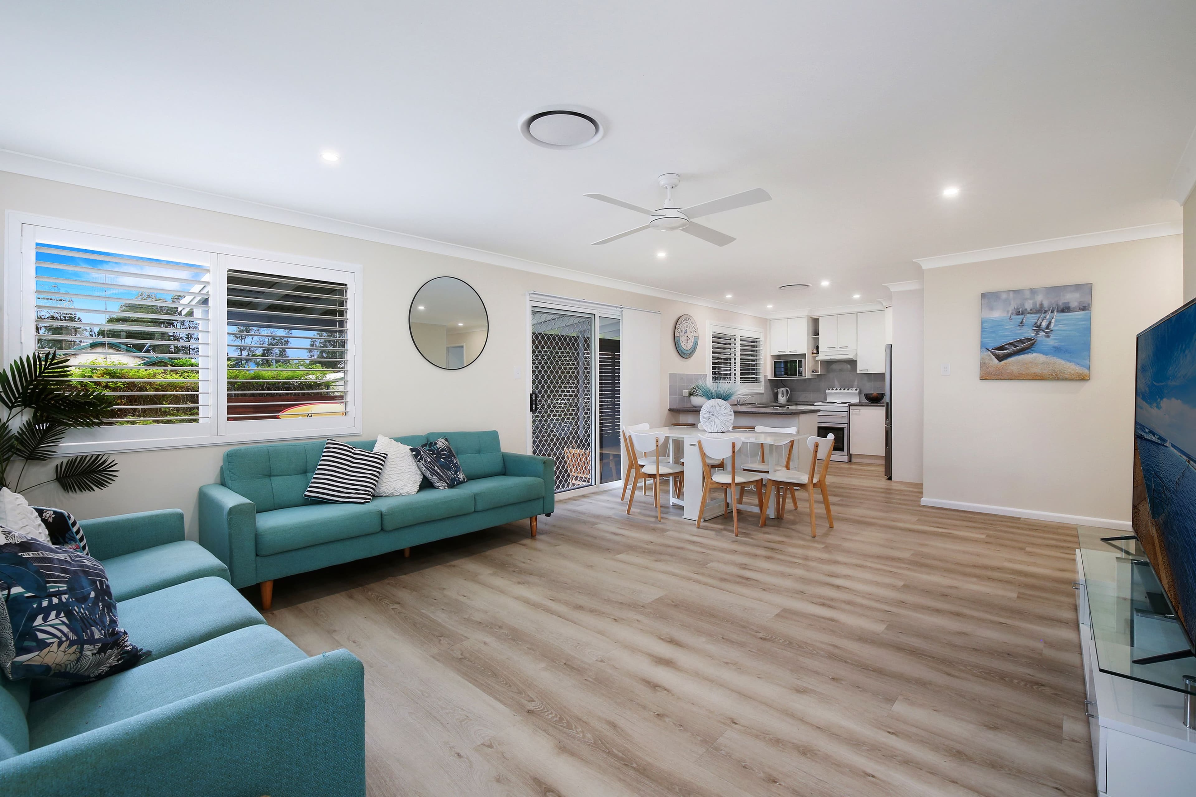 11 Lenora Avenue, Davistown - Thumbnail 3