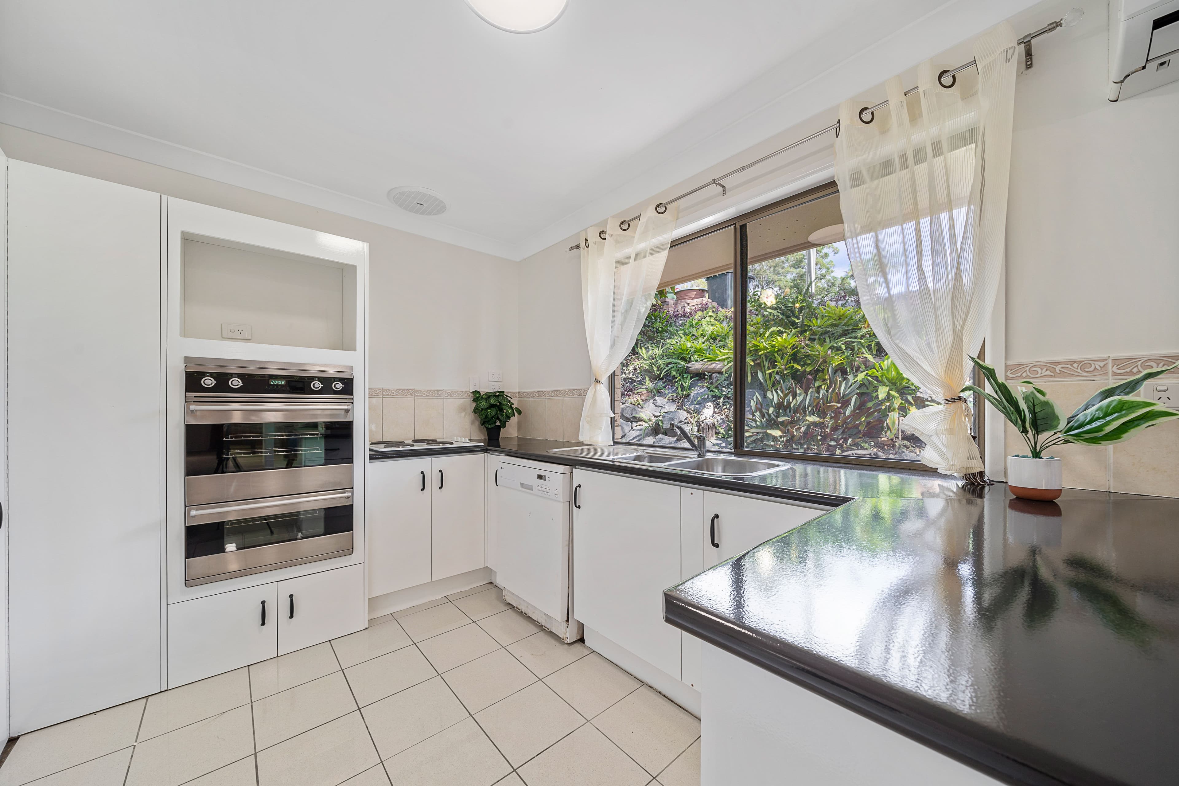 32 Bingo Street, Holmview QLD 4207, Holmview - Thumbnail 2