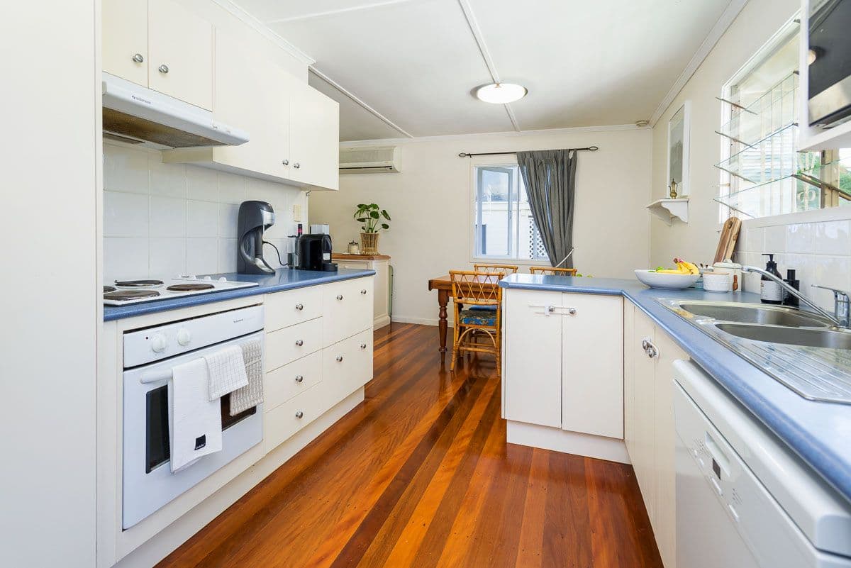 4 Casmaria Street, Mansfield QLD 4122, Mansfield - Thumbnail 6