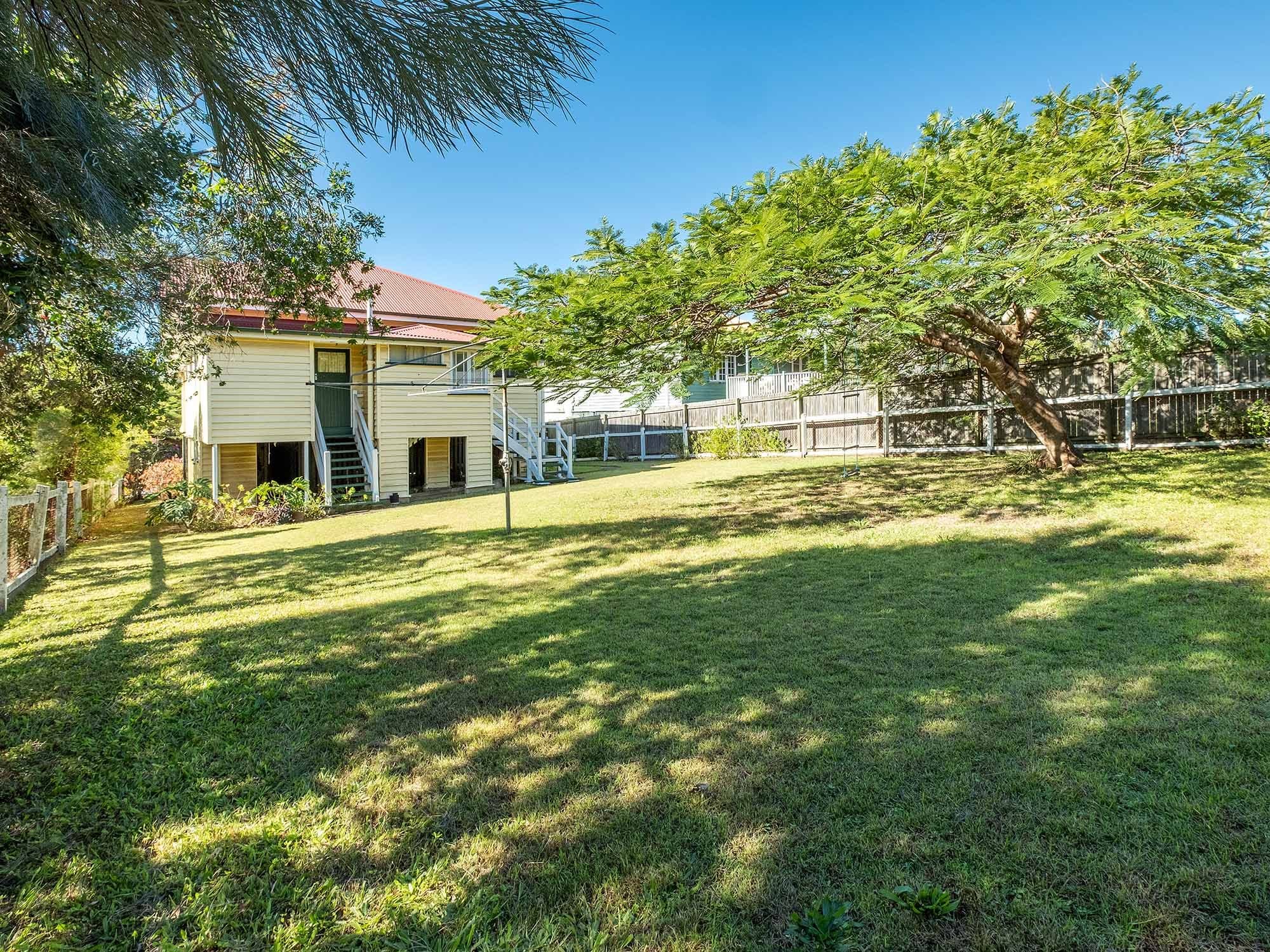 7 Contay Street, Holland Park QLD 4121, Holland Park - Thumbnail 2