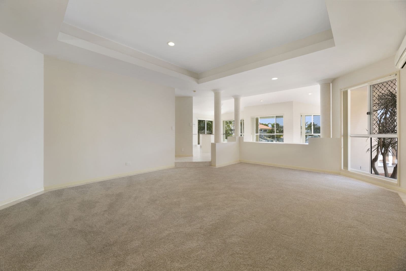 38 Medika Street, Runaway Bay QLD 4216, Runaway Bay - Thumbnail 3