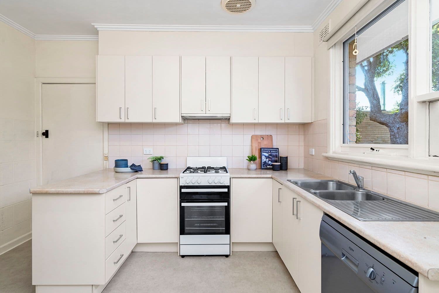 41 Weymar Street, Cheltenham VIC 3192, Cheltenham - Thumbnail 8