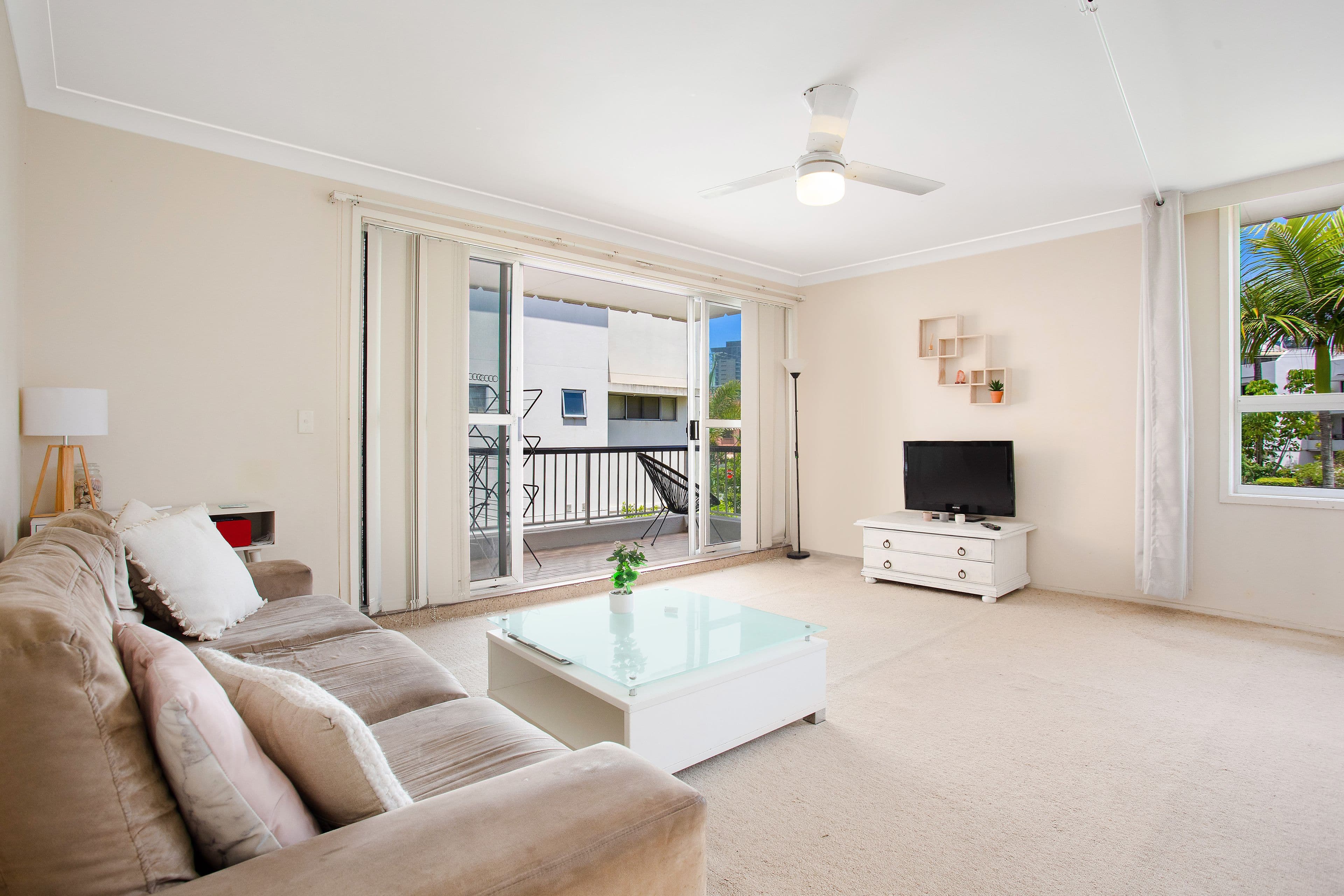17 Second Avenue 'Elouera Place', Broadbeach QLD 4218, Broadbeach - Thumbnail 2