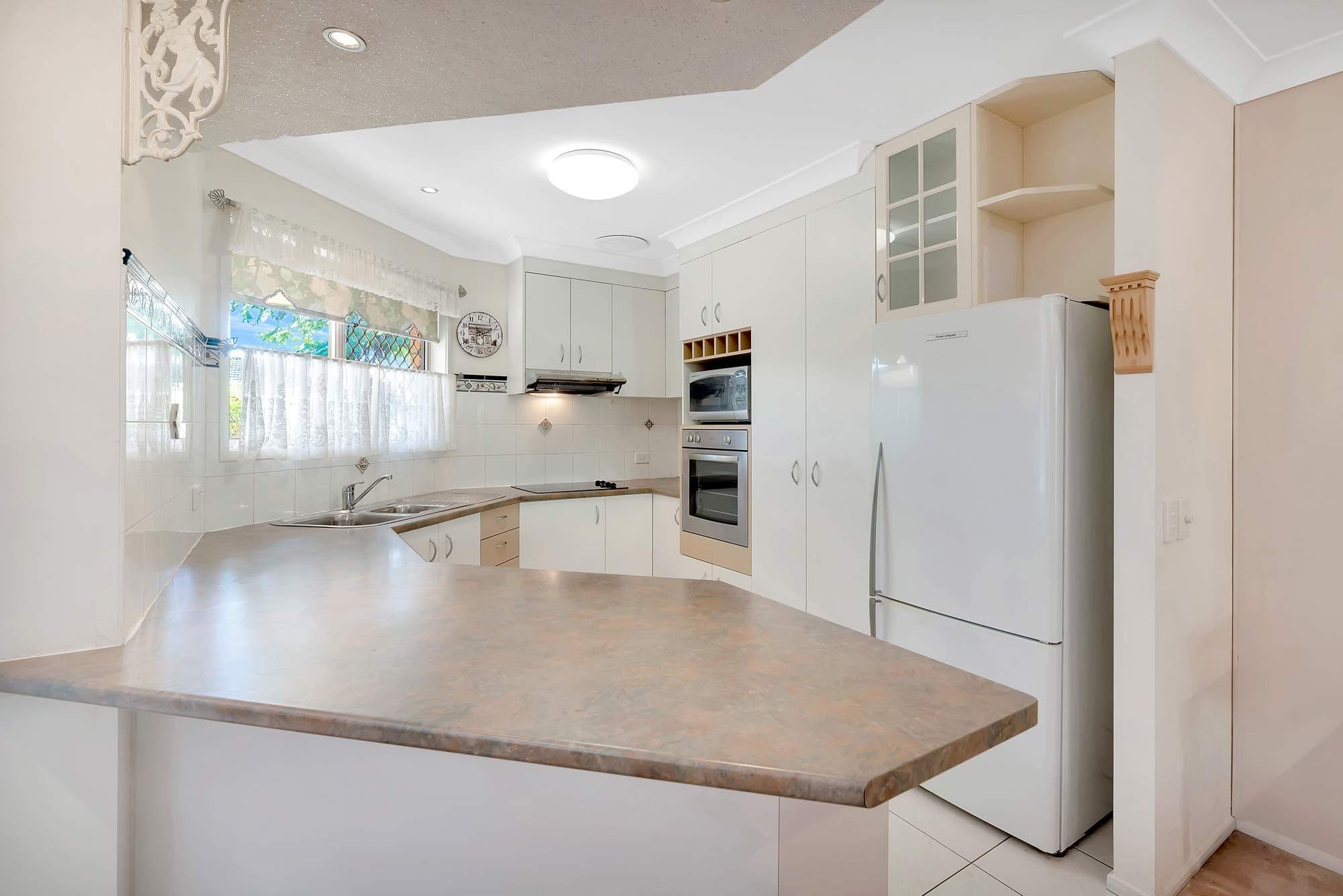 284 Oxley Drive, Coombabah QLD 4216, Coombabah - Thumbnail 8