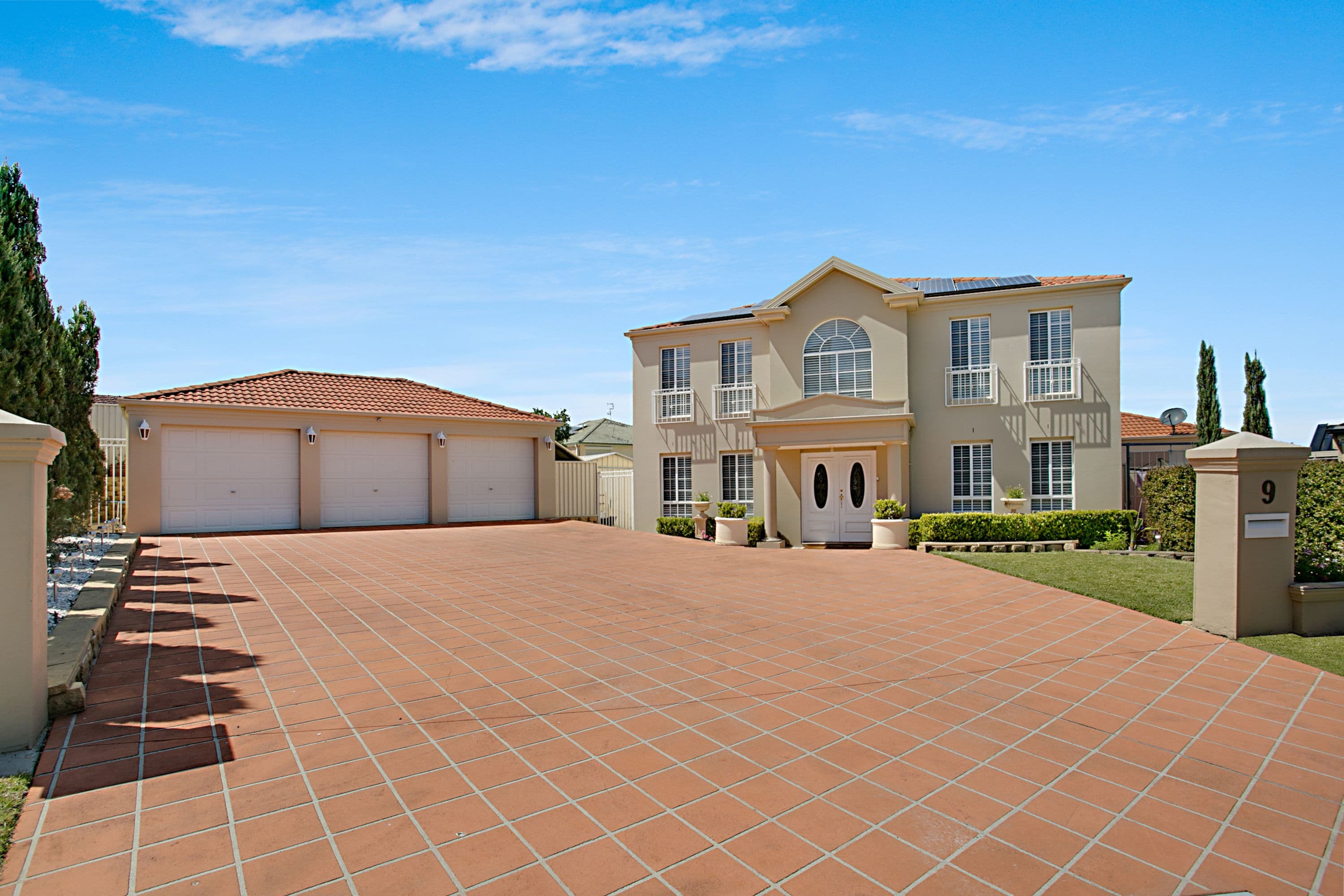 9 Lodi Close, West Hoxton - Image 1