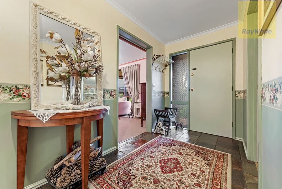7 Enfield Place, Craigieburn VIC 3064, Craigieburn - Thumbnail 2