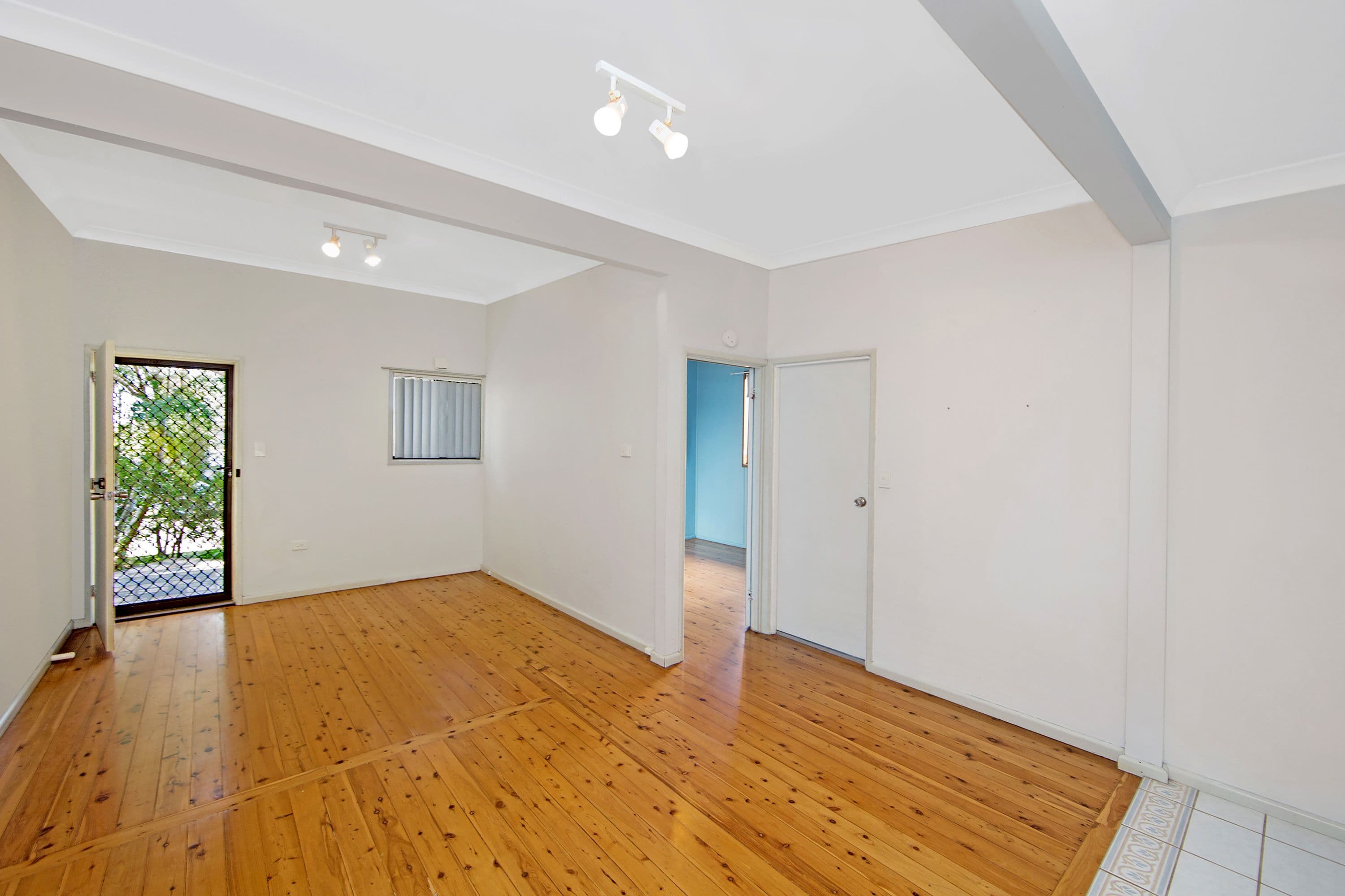 102 Coonanga Avenue, Halekulani - Thumbnail 6