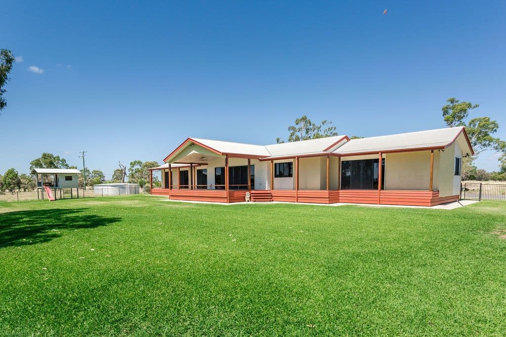 320 Glengallan Road, Emerald QLD 4720, Emerald - Thumbnail 2
