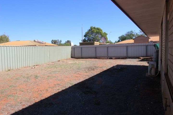6 Yanderra Crescent, South Hedland WA 6722, South Hedland - Thumbnail 3